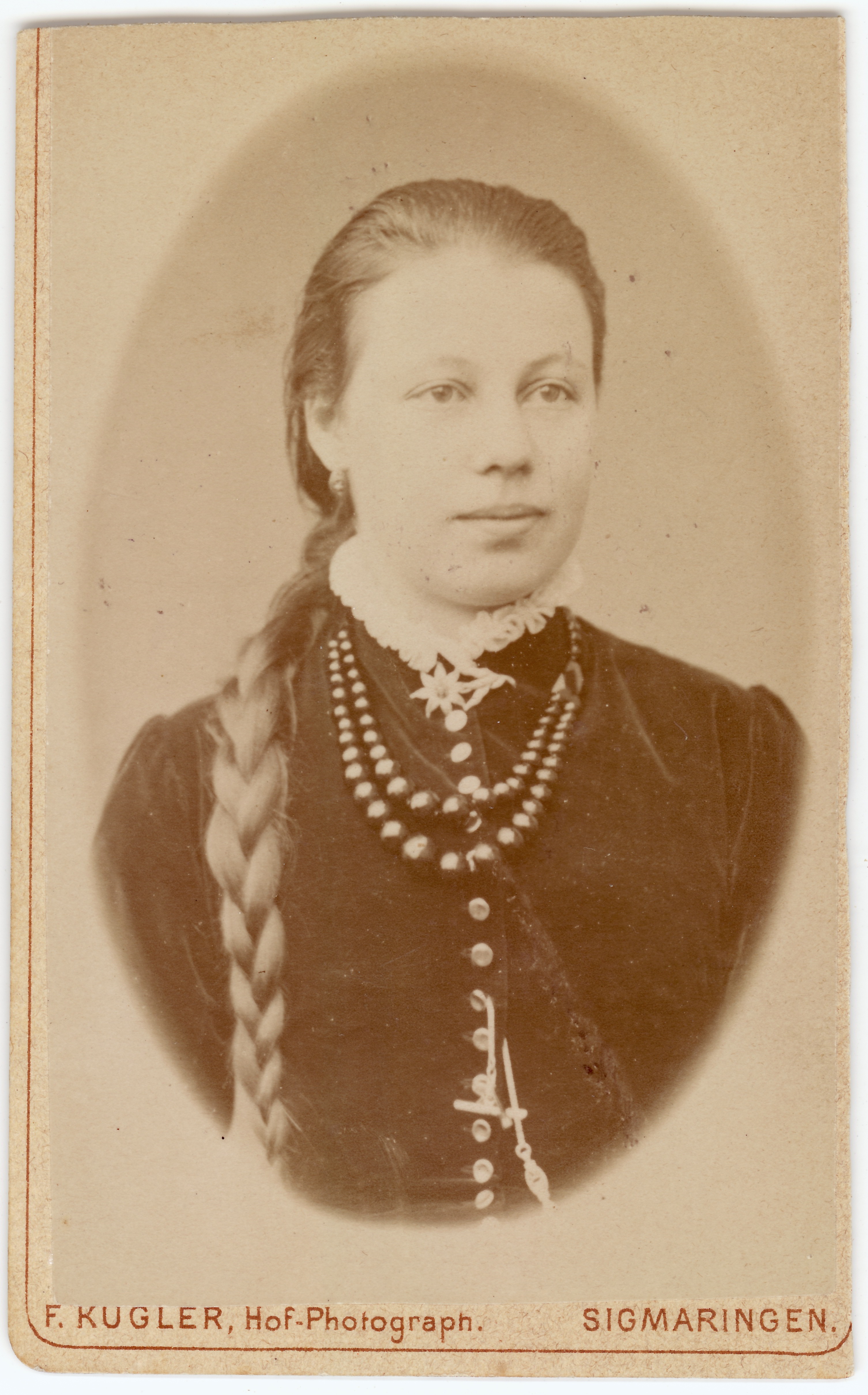 Edelweiß am Kragen, 1883 (Fotosammlung Stefan Rohde-Enslin CC BY-NC-SA)