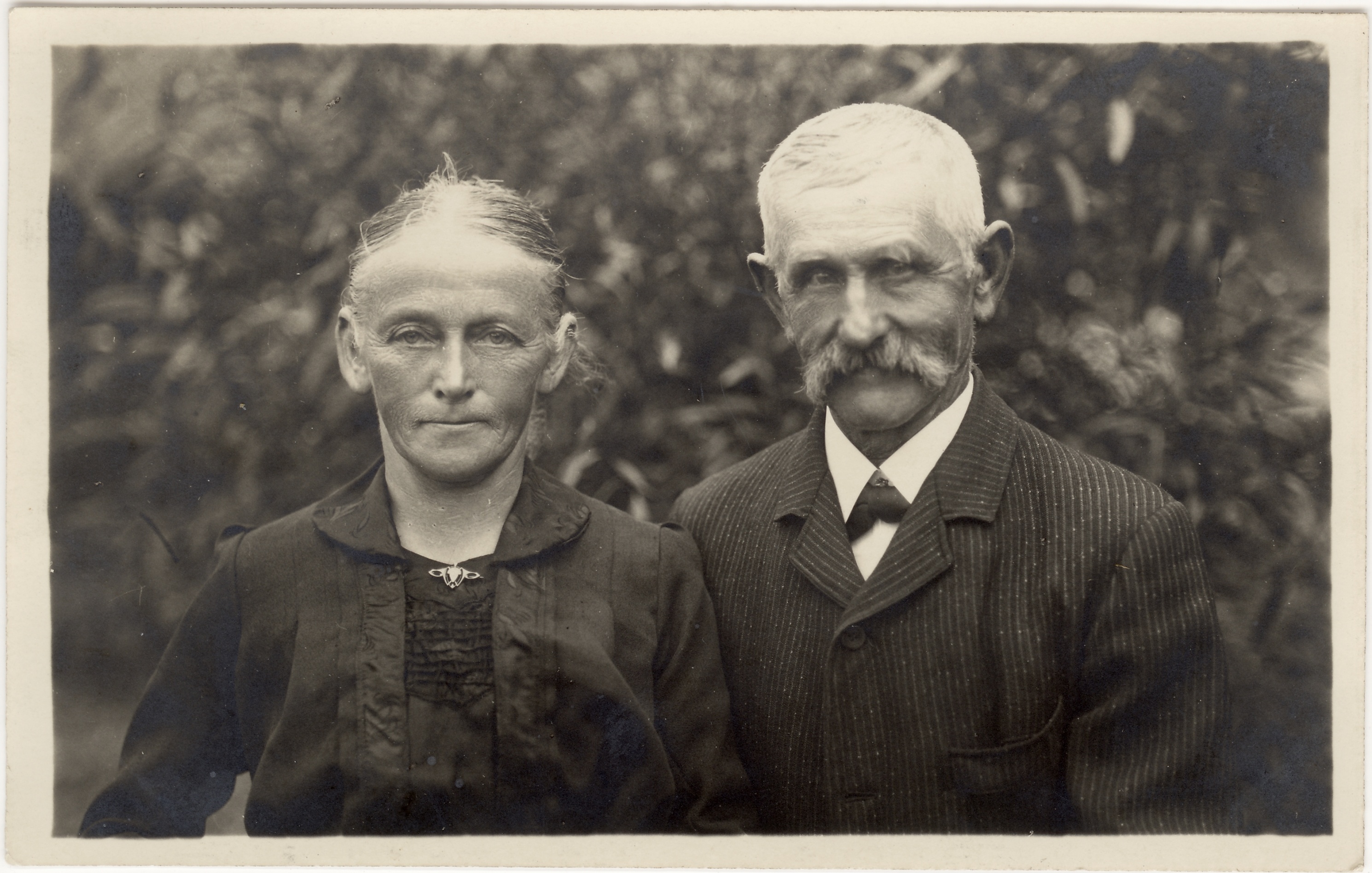 Schon altes Paar (Fotosammlung Stefan Rohde-Enslin CC BY-NC-SA)