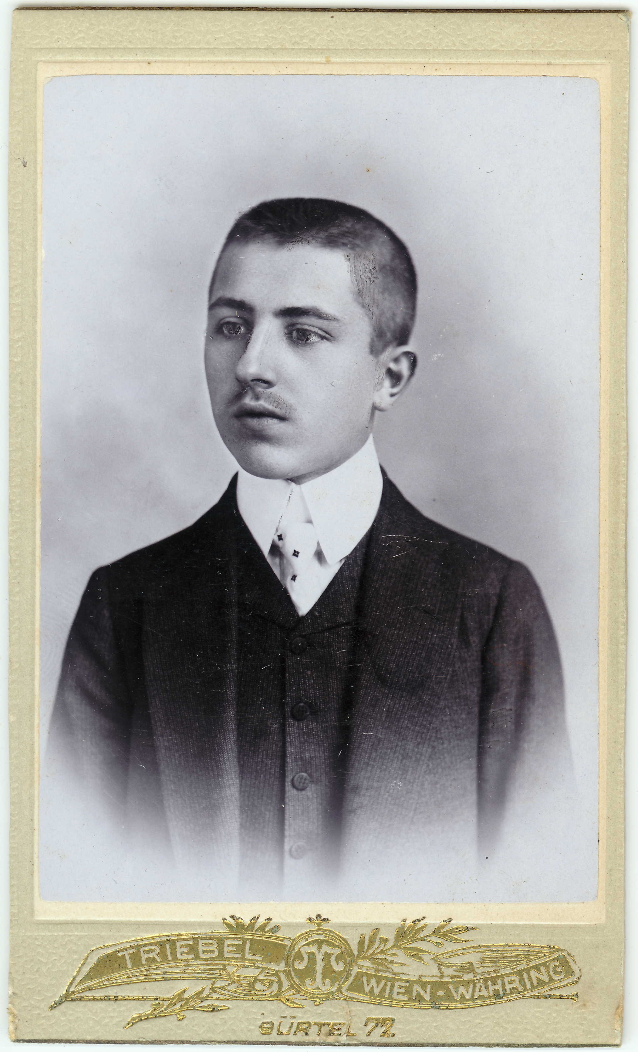 Punkt-Krawatte 1907 (Fotosammlung Stefan Rohde-Enslin CC BY-NC-SA)