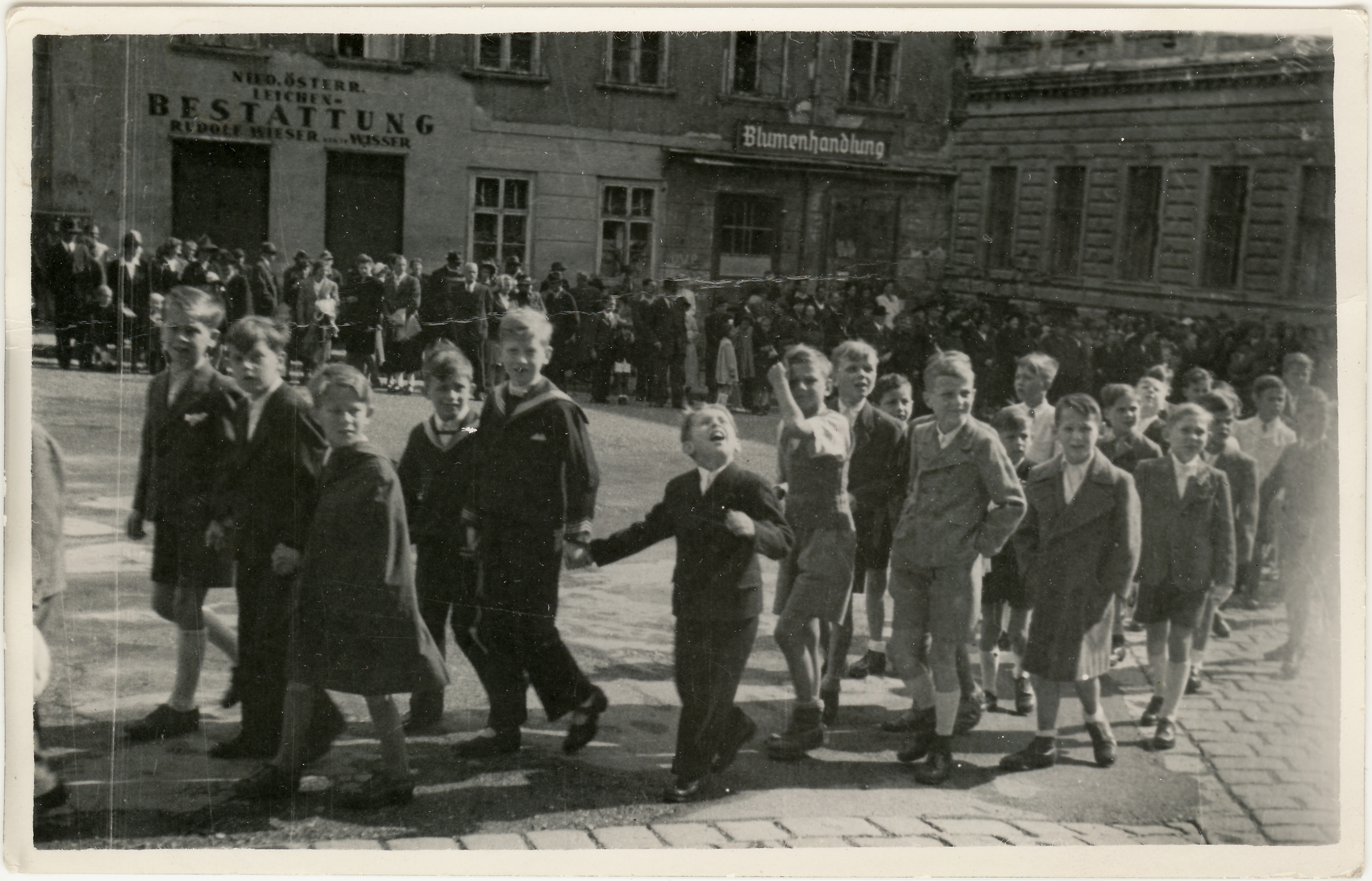 In der Stadt 1947 (Fotosammlung Stefan Rohde-Enslin CC BY-NC-SA)