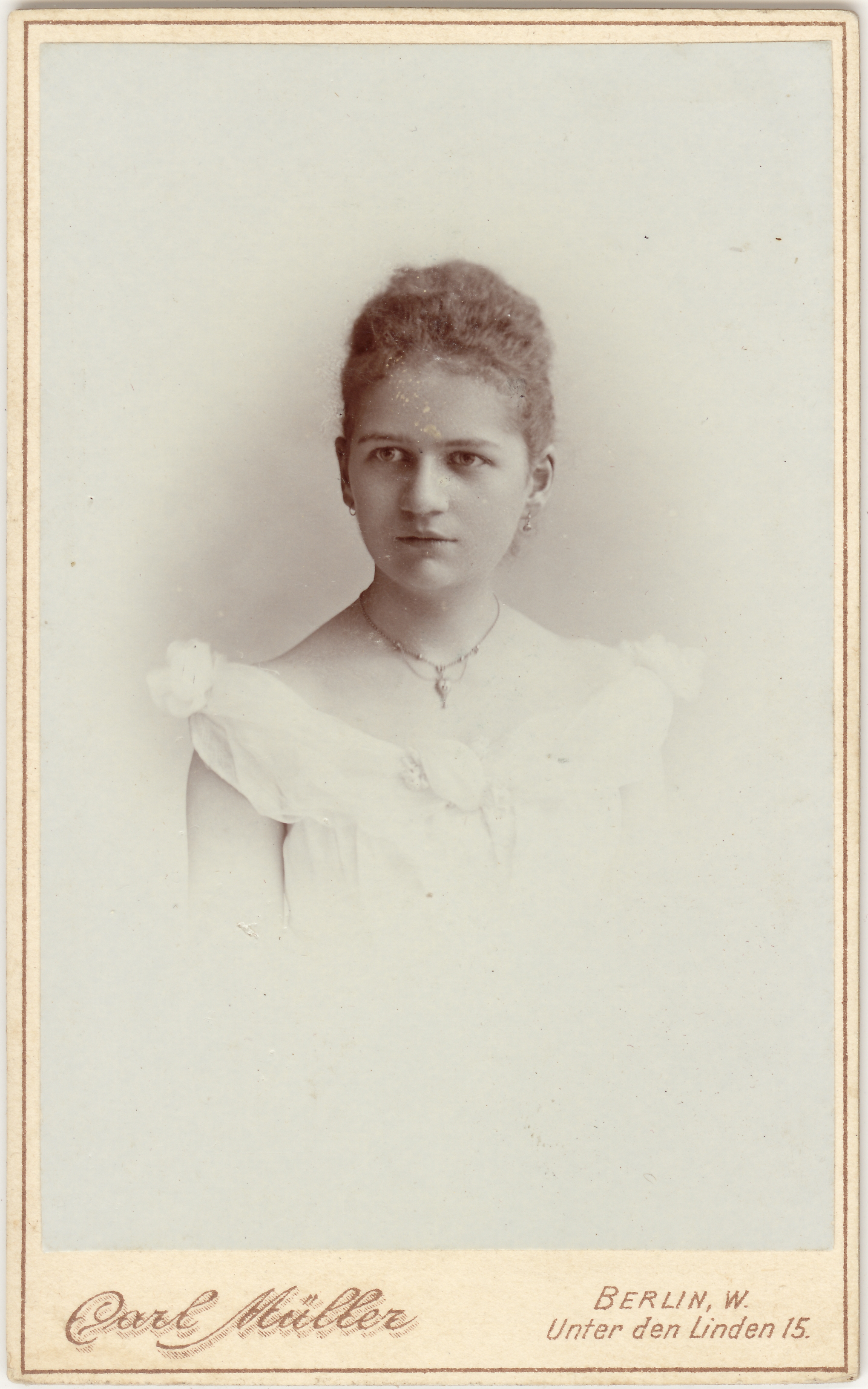 Elly Willhofft 1901 (Fotosammlung Stefan Rohde-Enslin CC BY-NC-SA)