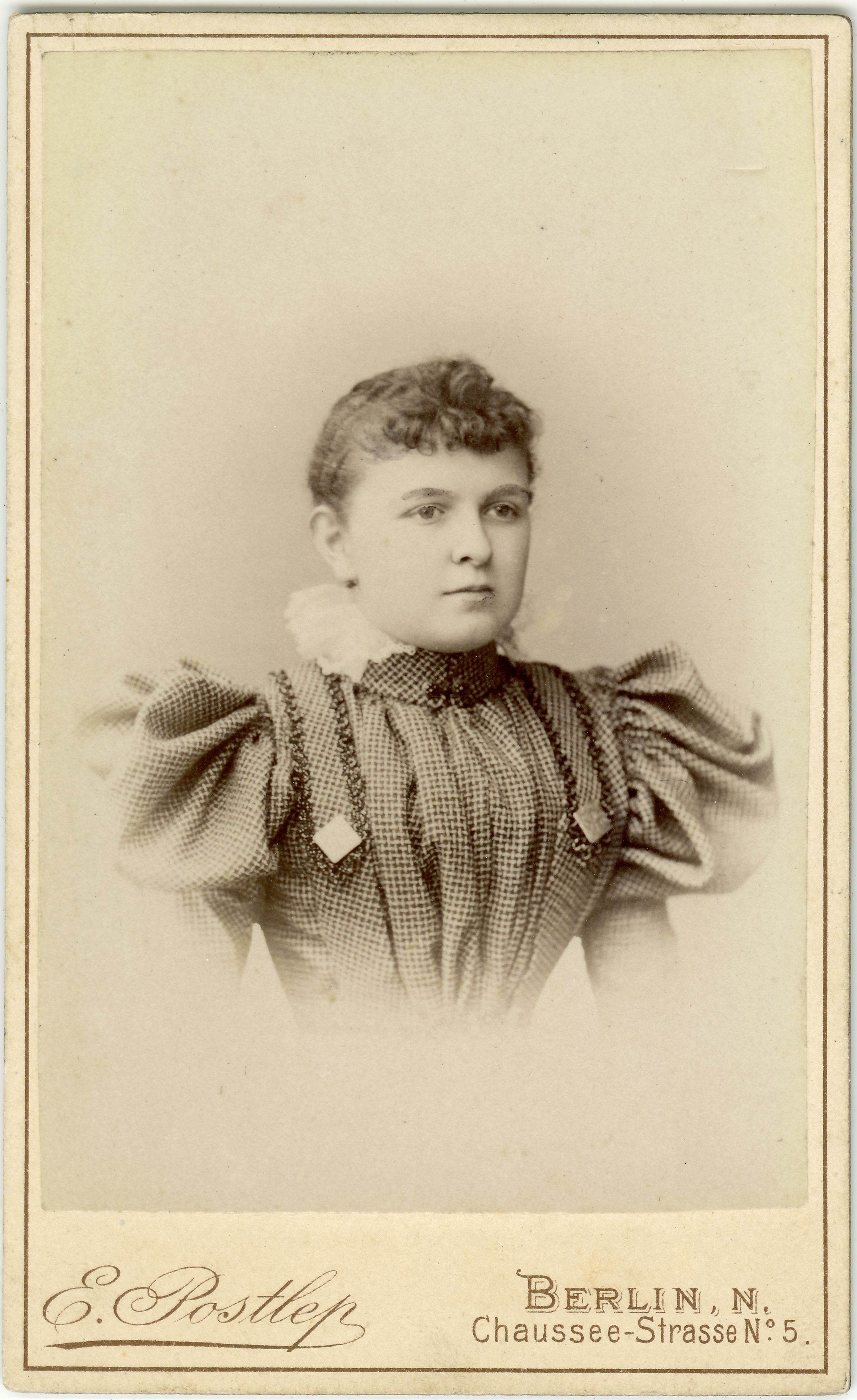 Luise Schultze 1897 (Fotosammlung Stefan Rohde-Enslin CC BY-NC-SA)