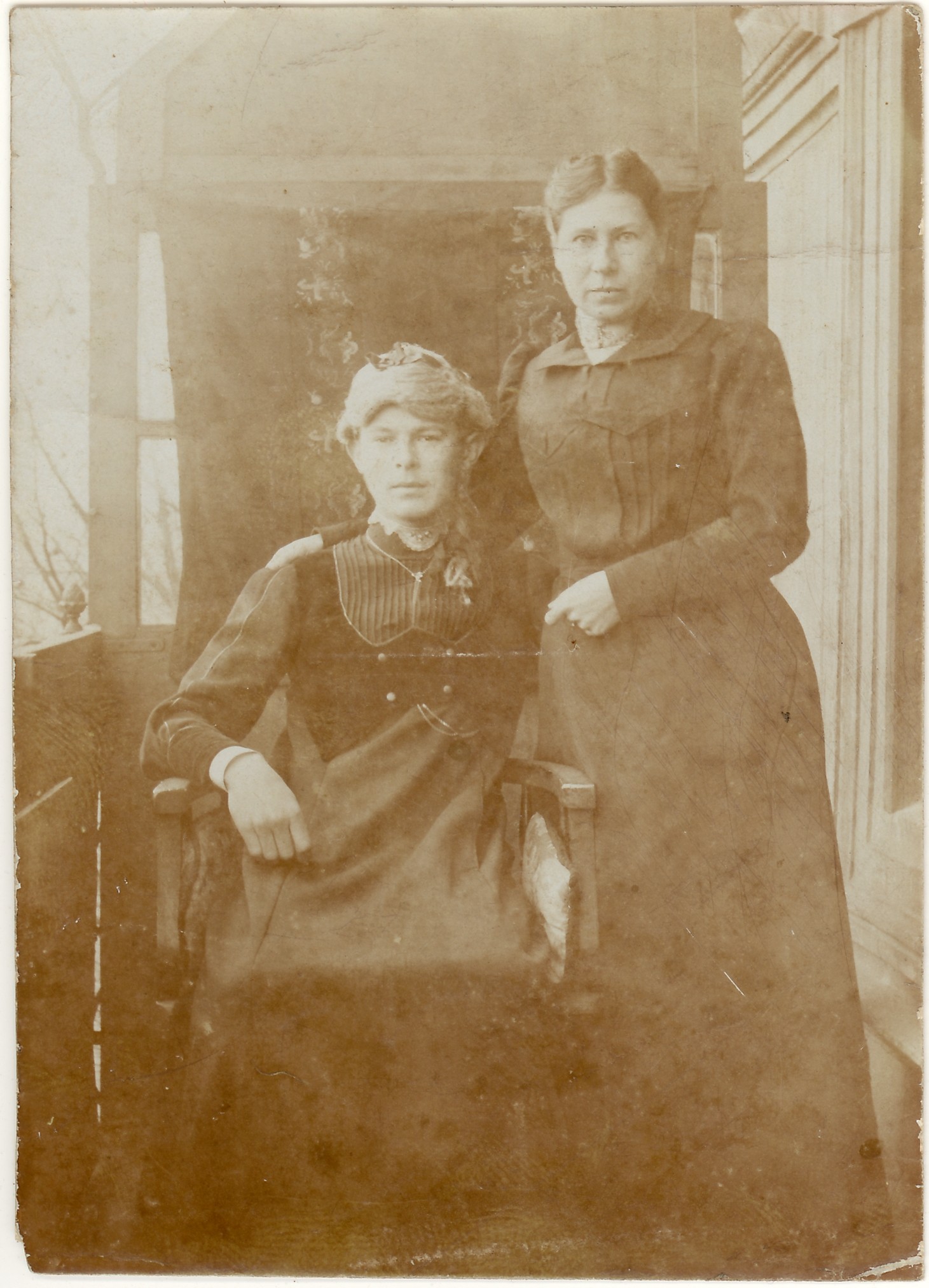 Minna und Ottilie 1905 (Fotosammlung Stefan Rohde-Enslin CC BY-NC-SA)