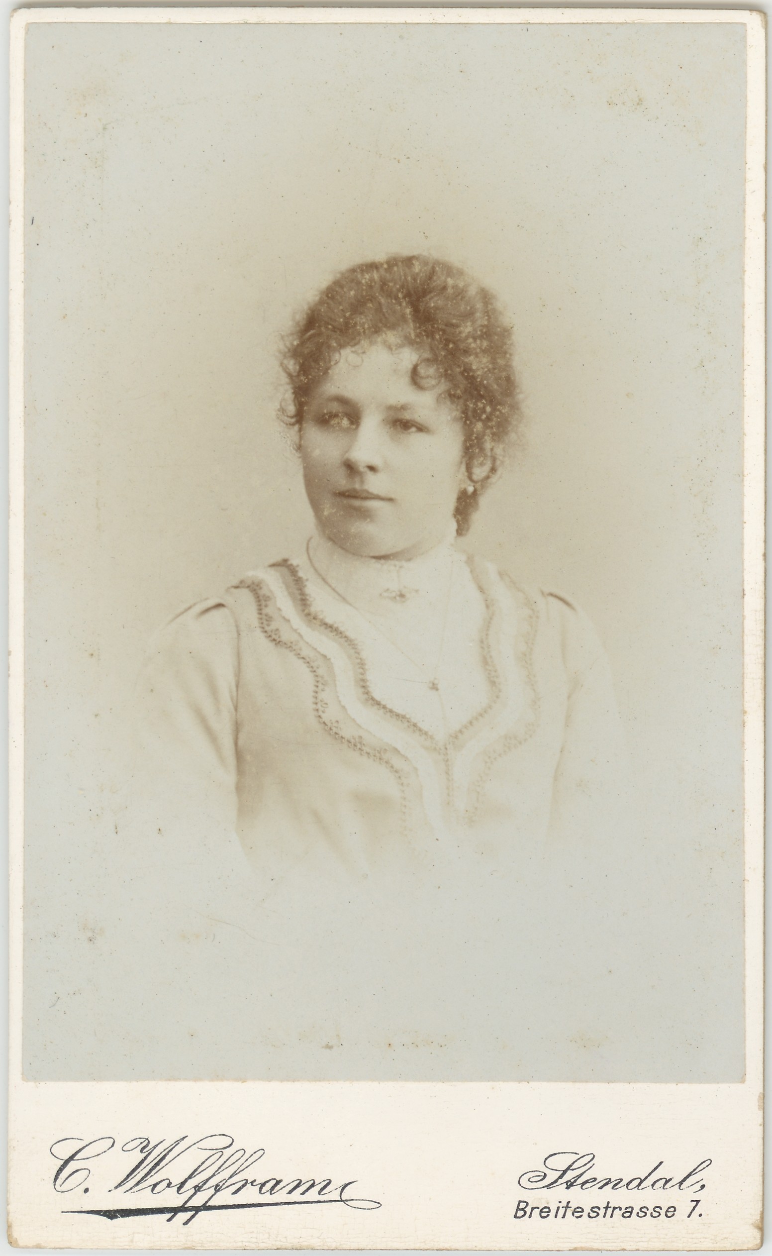Frau mit Ohrring (SaHiFo Public Domain Mark)