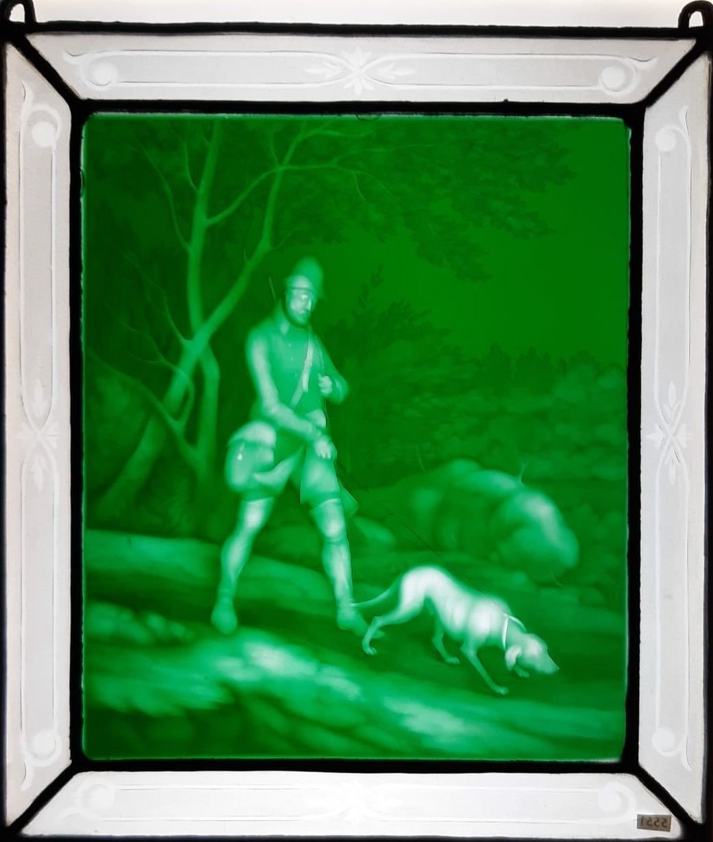 Glaslithophanie-Hänger "Jäger mit Hund in bewaldeter Landschaft" (Sammlung "S", Wuppertal CC BY-NC-SA)
