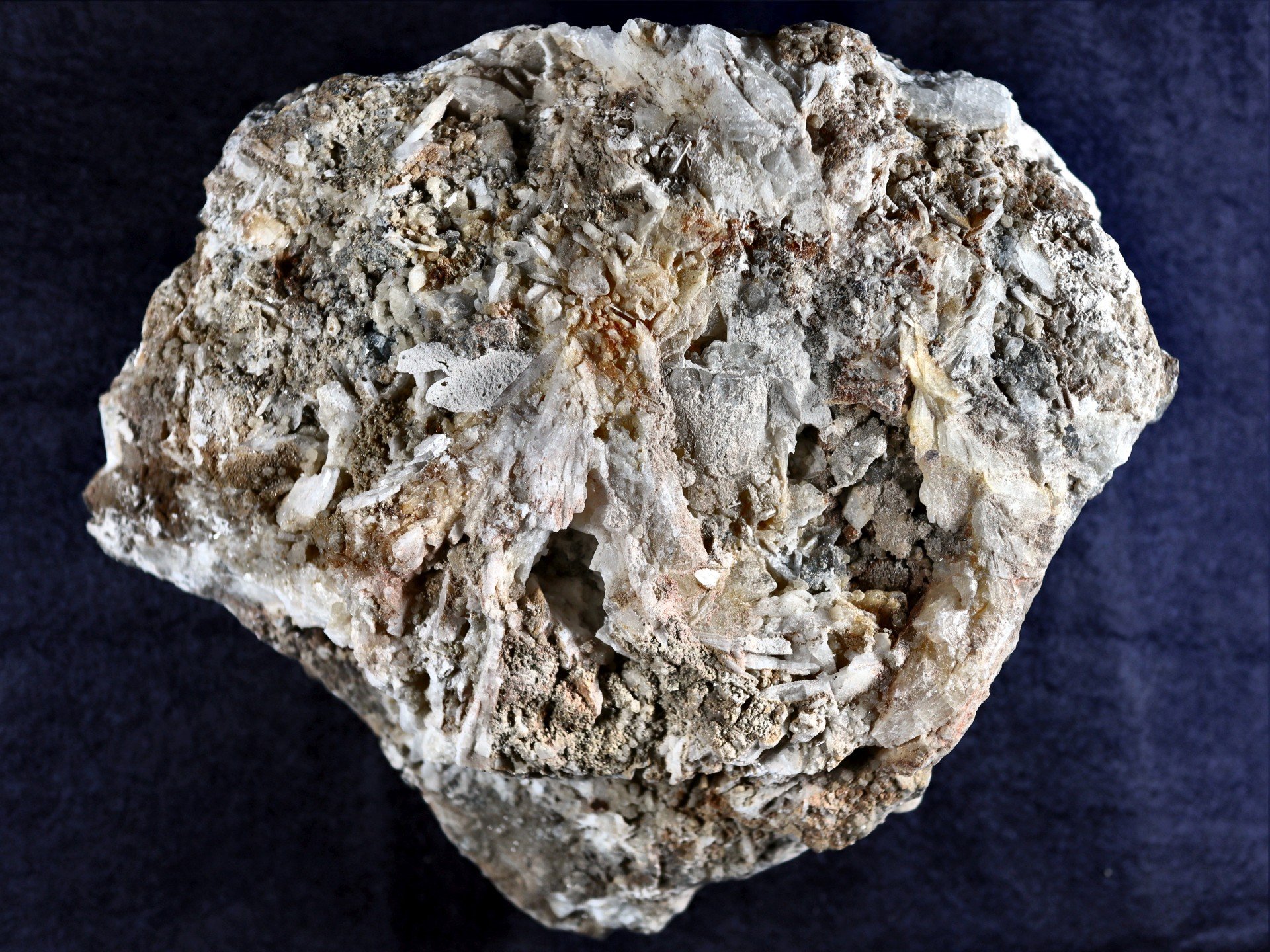 Mineralstufe (Saxonia-Freiberg-Stiftung CC BY-NC-SA)
