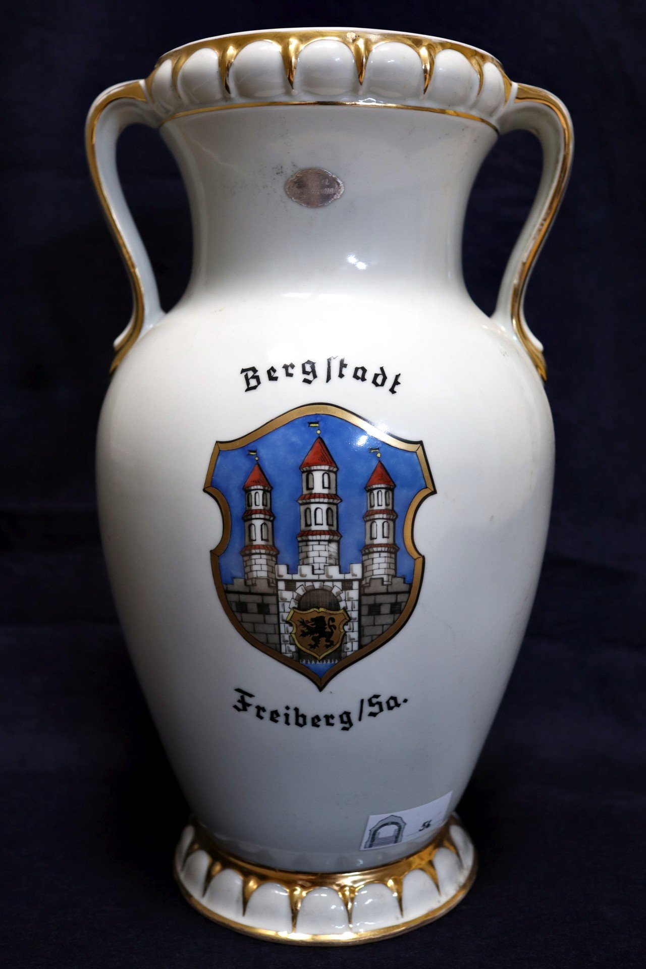 Vase "Bergstadt Freiberg/Sa." (Saxonia-Freiberg-Stiftung CC BY-NC-SA)