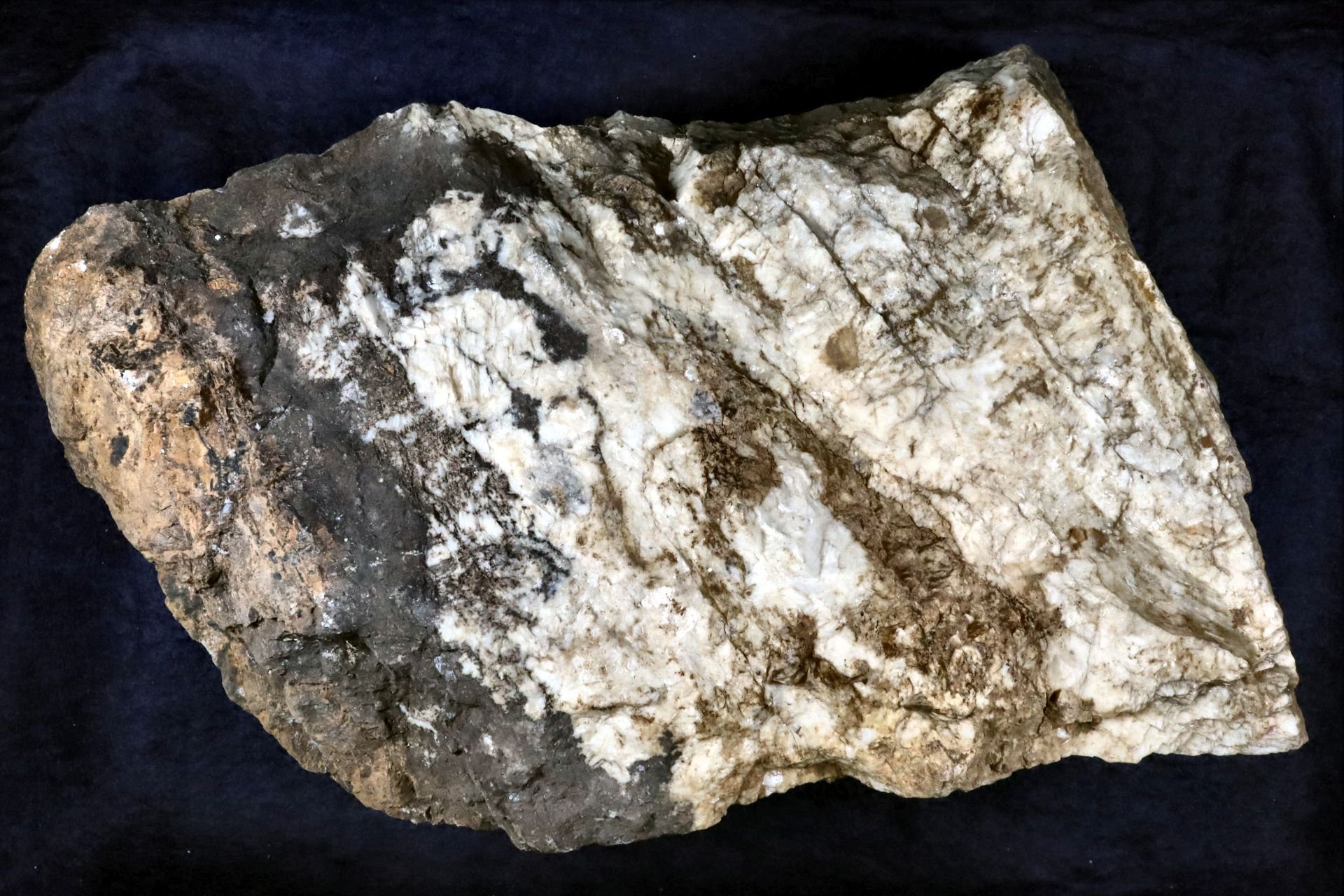 Ankerit aus der Grube Fortschritt in Steinbach-Hallenberg (Saxonia-Freiberg-Stiftung CC BY-NC-SA)