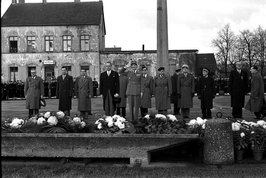 Kranzniederlegung Gedenkstätte Neue Bremm (Gedenkstätte Gestapo-Lager Neue Bremm CC BY-NC-SA)