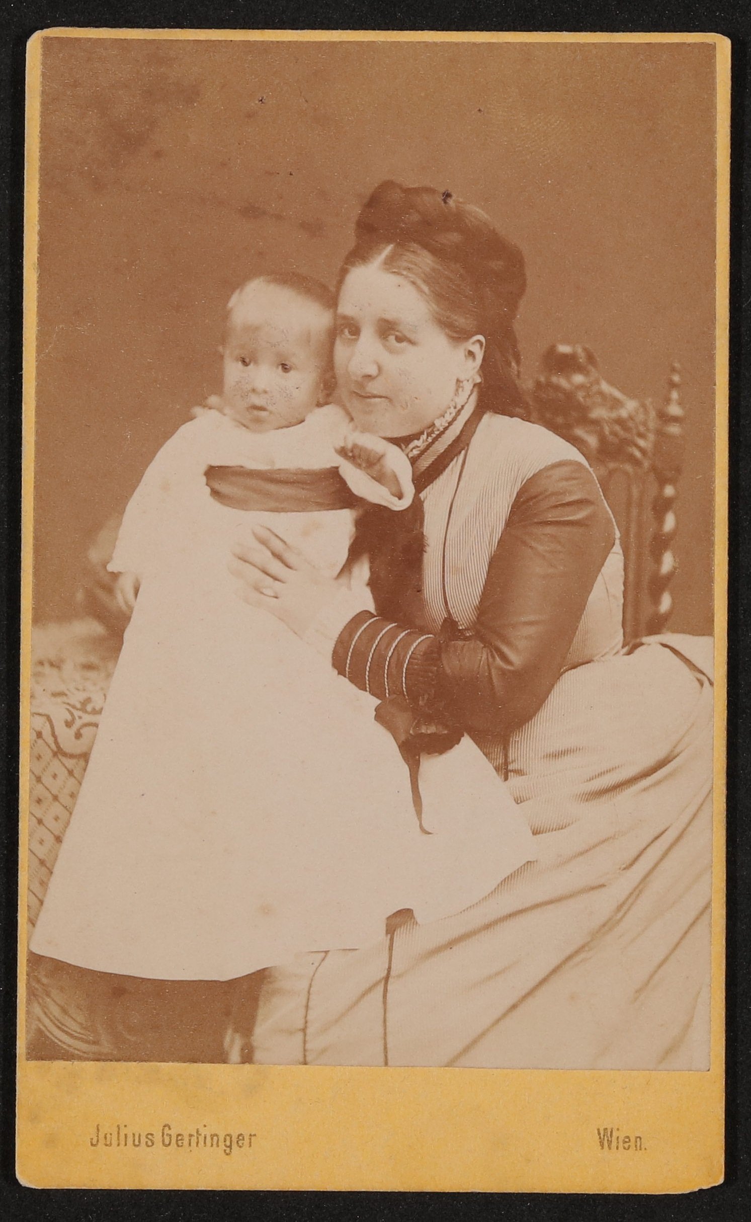 Hugo von Hofmannsthal als Säugling mit seiner Mutter Anna (Freies Deutsches Hochstift / Frankfurter Goethe-Museum CC BY-NC-SA)