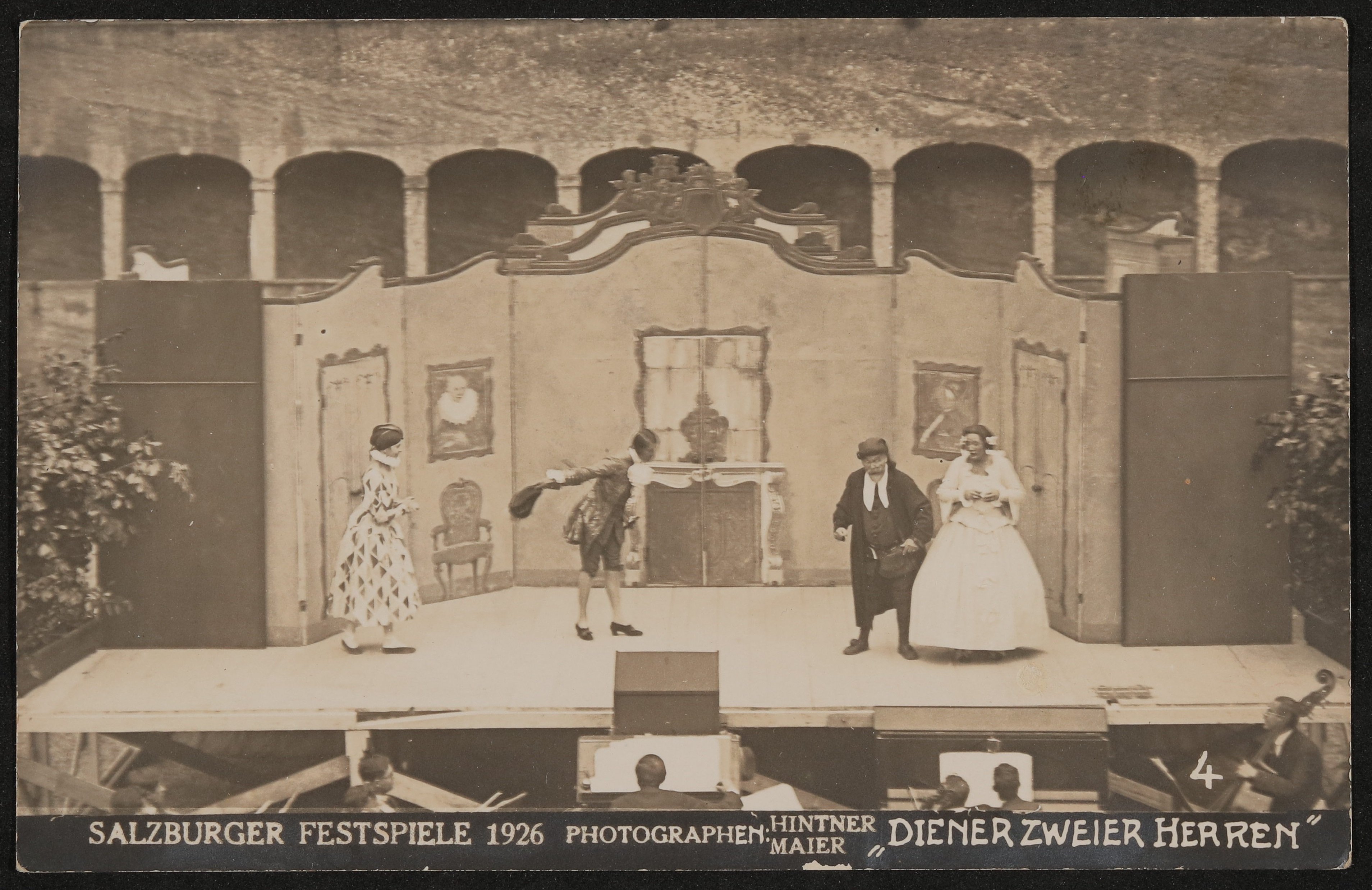 Theater-Fotografien, z.B. von den Salzburger Festspielen, "Jedermann", "Der Rosenkavalier", "Das Salzburger große Welttheater" etc., Schenkung von Oct (Freies Deutsches Hochstift / Frankfurter Goethe-Museum CC BY-NC-SA)