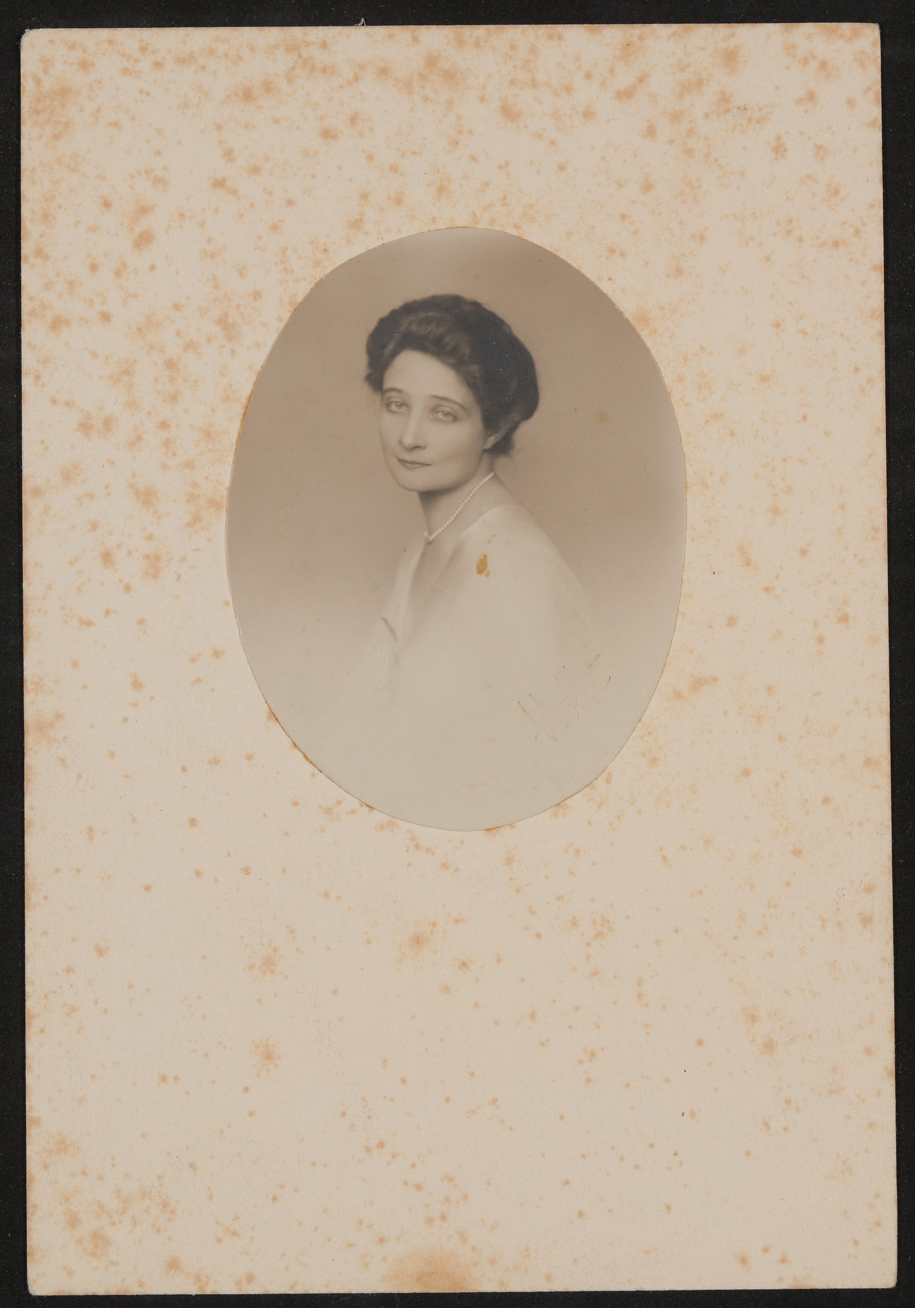 Portrait von Irene Hellmann von 1917 (Vera Graaf CC BY-NC-SA)