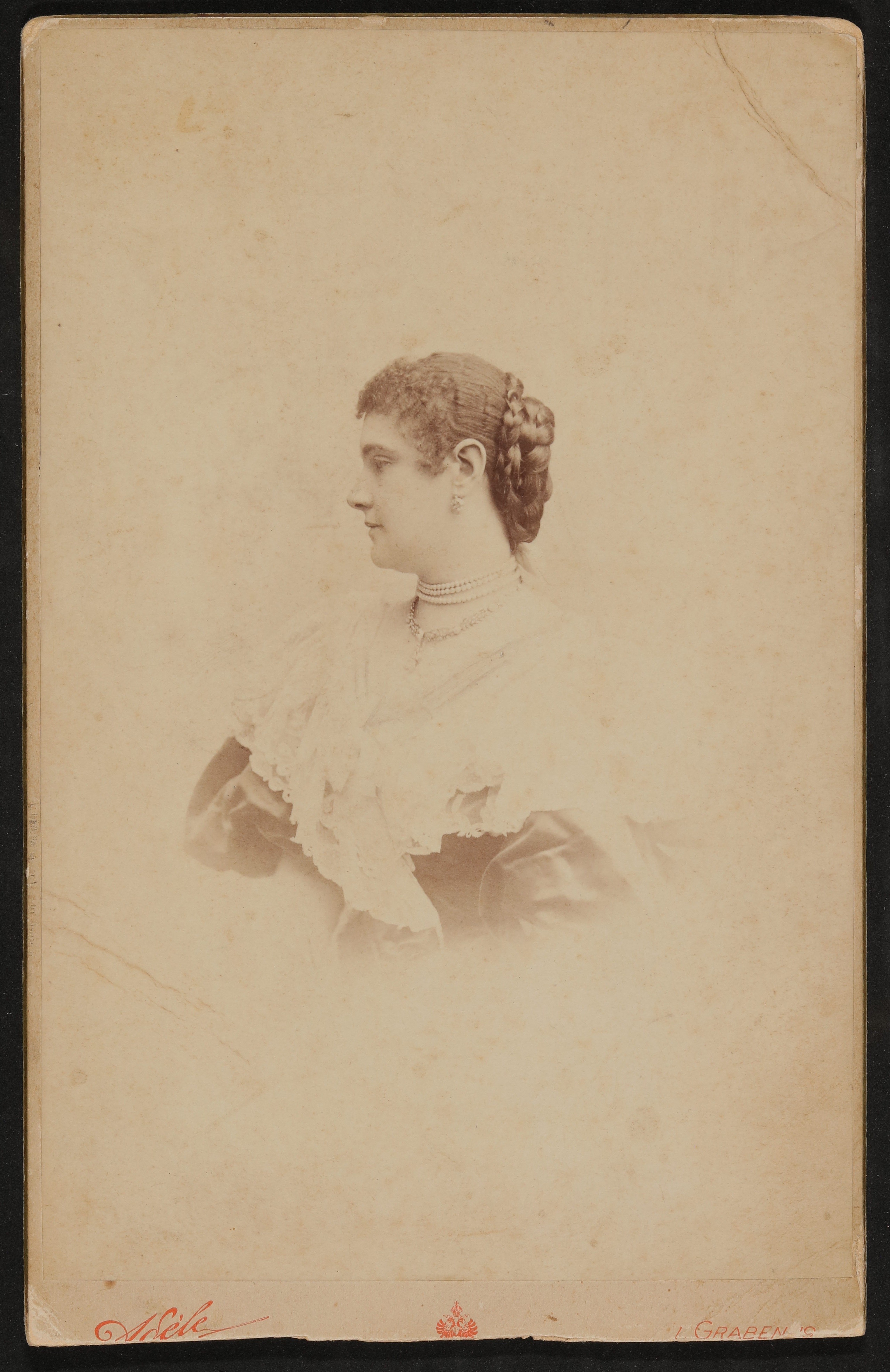 Portrait einer jungen Frau mit geflochtenem Dutt (Freies Deutsches Hochstift / Frankfurter Goethe-Museum CC BY-NC-SA)