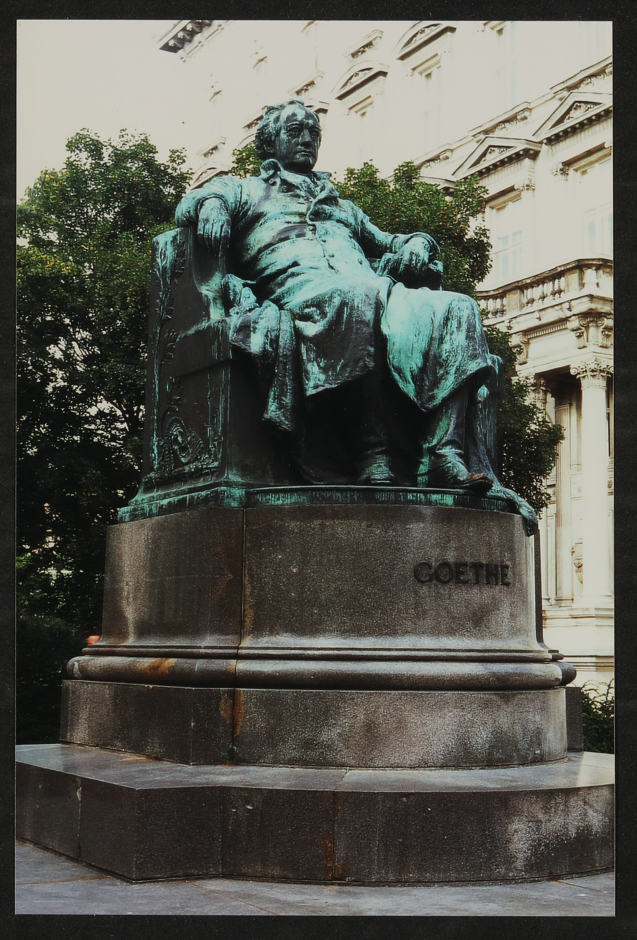 Goethe-Denkmal in Wien 1995 (Freies Deutsches Hochstift / Frankfurter Goethe-Museum CC BY-NC-SA)