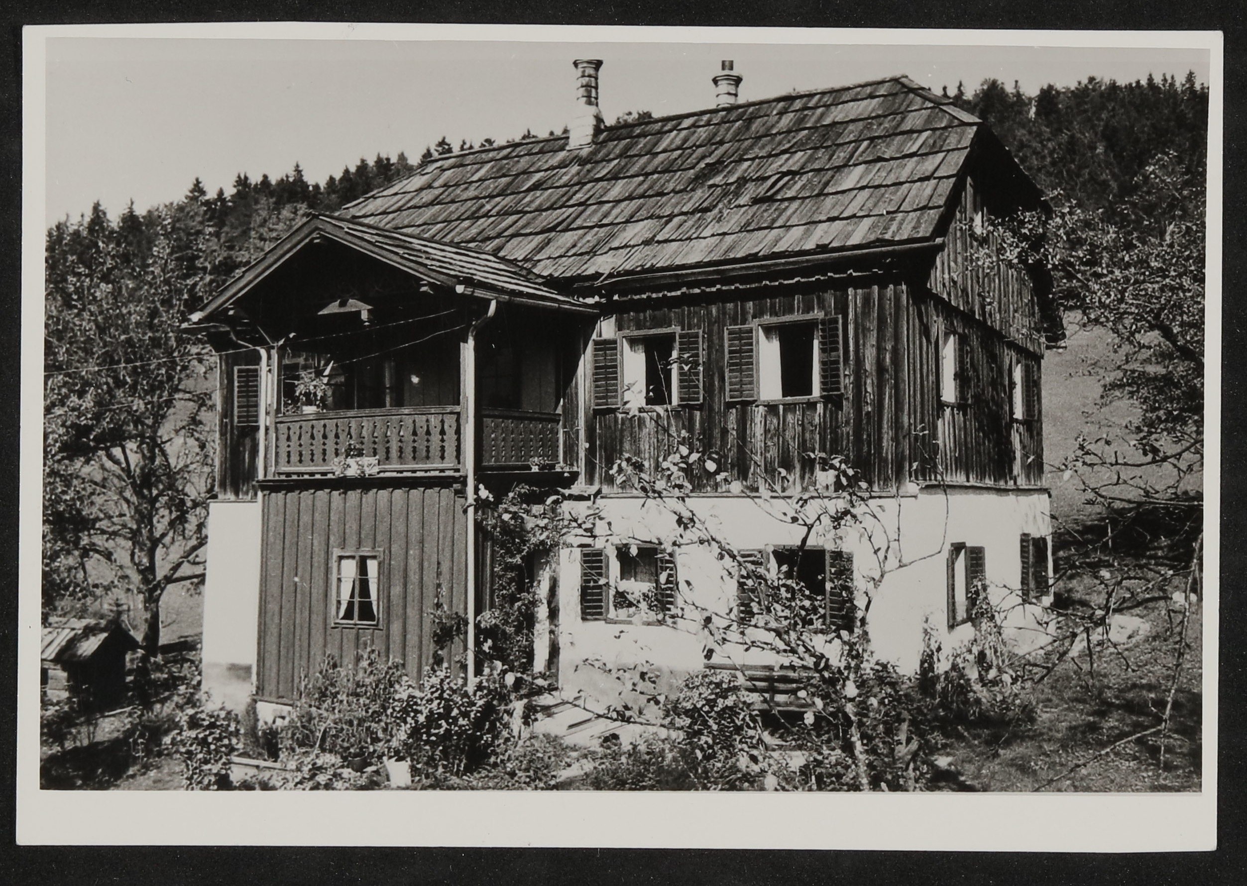 Hofmannsthals Sommerfrische-Aufenthalt, Haus in Aussee, Obertressen 6, von der Seite (Freies Deutsches Hochstift / Frankfurter Goethe-Museum CC BY-NC-SA)
