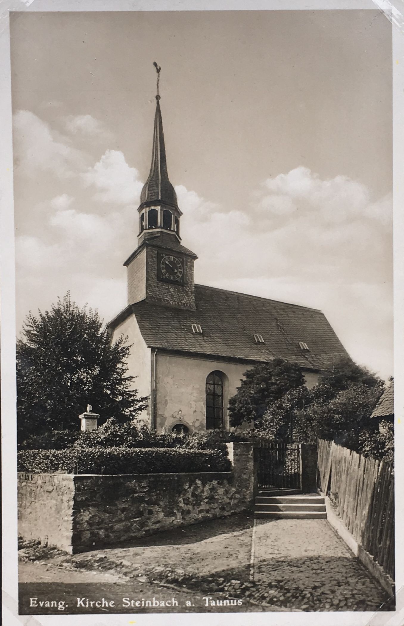 Evangelische Kirche Steinbach am Taunus (Taunus-Rhein-Main - Regionalgeschichtliche Sammlung Dr. Stefan Naas CC BY-NC-SA)