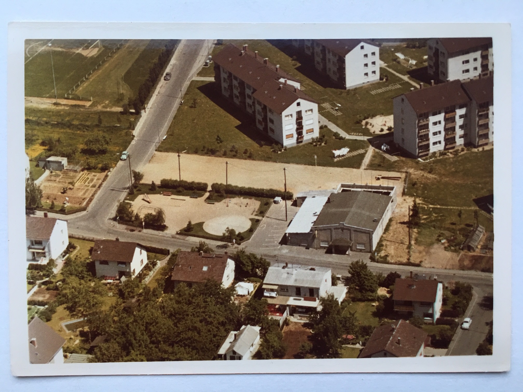 2 Luftbilder Obergasse und Feldbergstraße, ca. 1972 (Taunus-Rhein-Main - Regionalgeschichtliche Sammlung Dr. Stefan Naas CC BY-NC-SA)