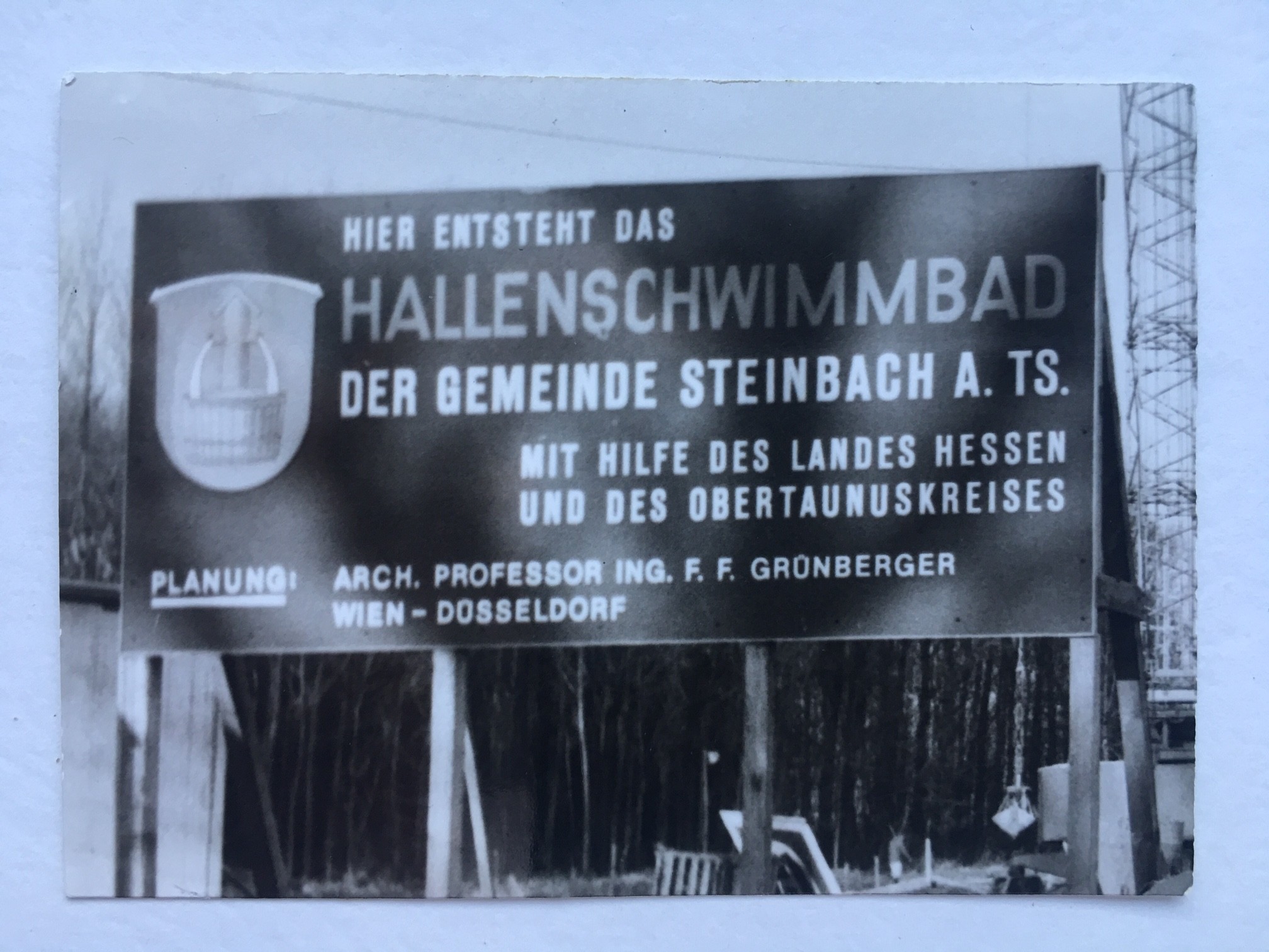 Spatenstich zum Bau des Hallenschwimmbades Steinbach, 25.4.1970 (Taunus-Rhein-Main - Regionalgeschichtliche Sammlung Dr. Stefan Naas CC BY-NC-SA)