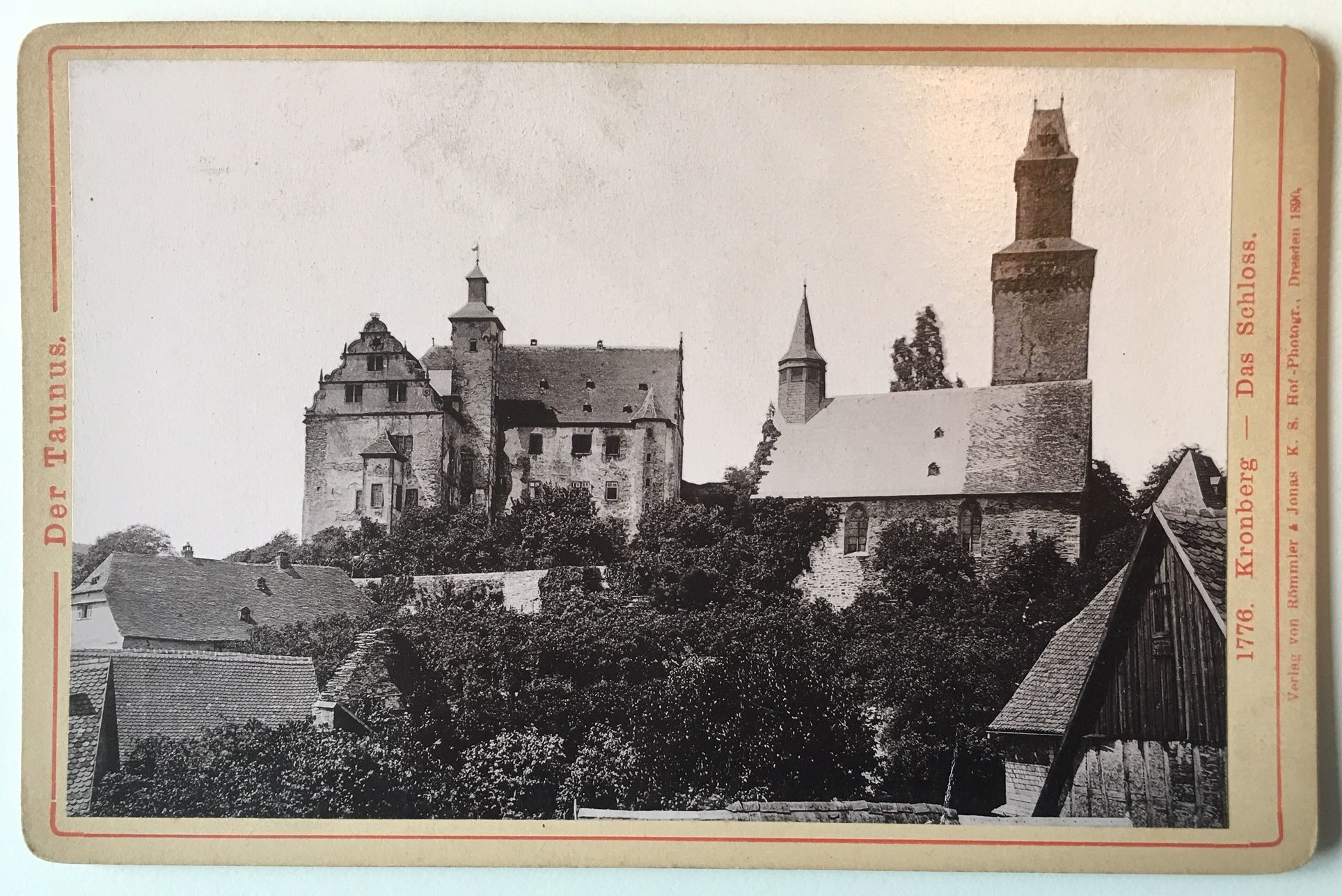 Das Kronberger Schloss um 1890 (Taunus-Rhein-Main - Regionalgeschichtliche Sammlung Dr. Stefan Naas CC BY-NC-SA)
