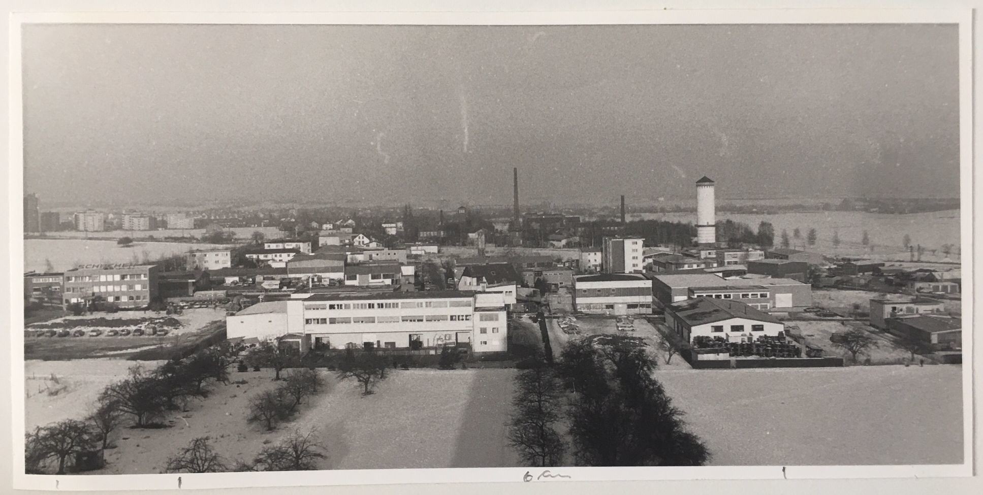 Das neue Gewerbegebiet Steinbach, ca. 1980 (Taunus-Rhein-Main - Regionalgeschichtliche Sammlung Dr. Stefan Naas CC BY-NC-SA)