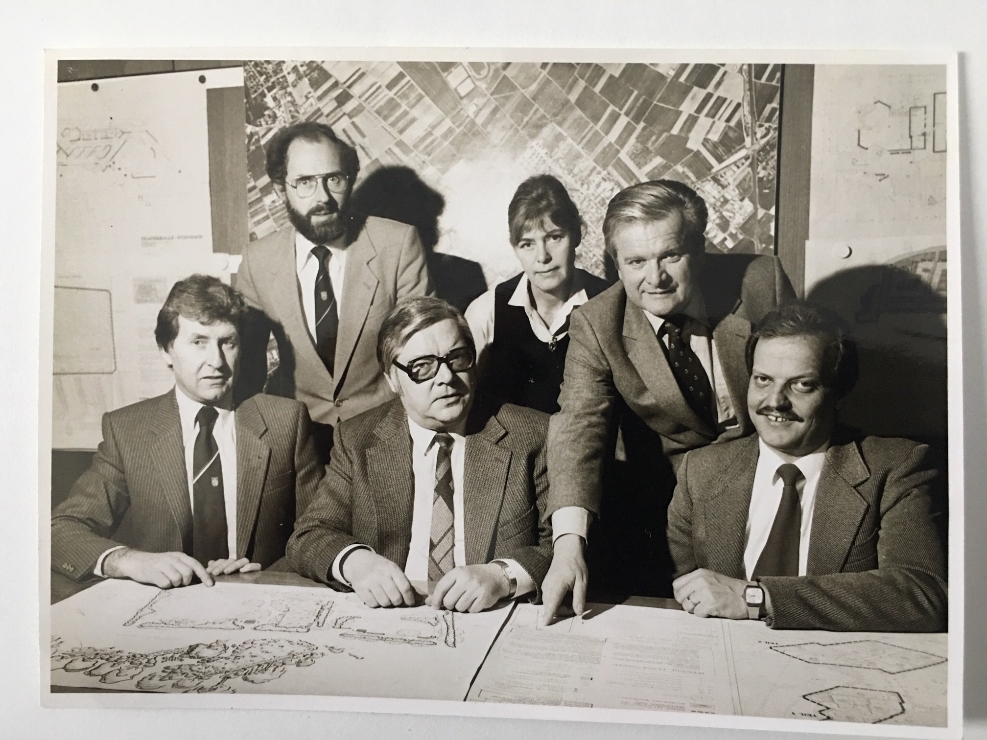 Die Spitzenkandidaten der SPD Steinbach im Kommunalwahlkampf, 1981 (Taunus-Rhein-Main - Regionalgeschichtliche Sammlung Dr. Stefan Naas CC BY-NC-SA)
