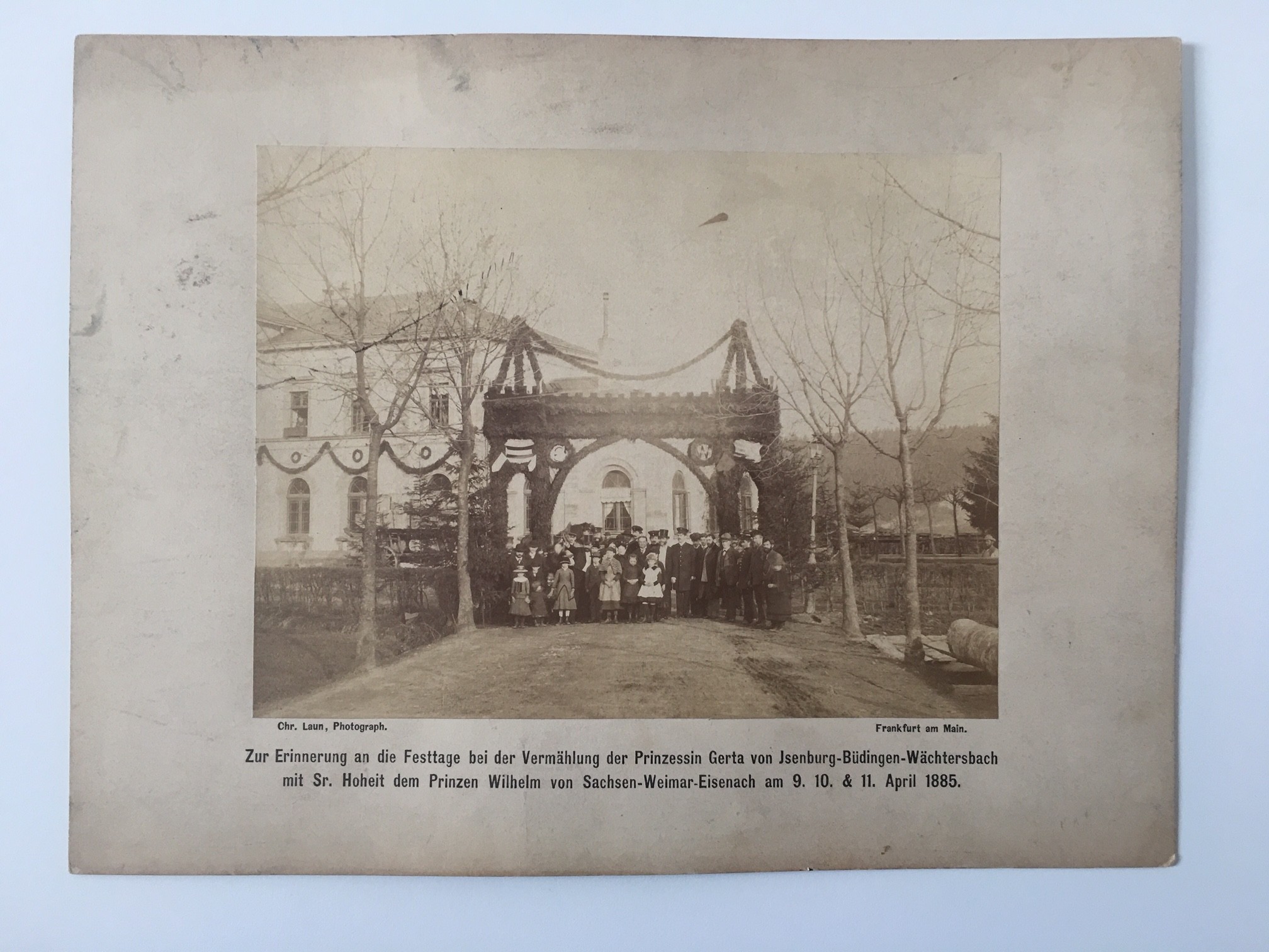 Fotoserie von Chr. Laun zur Erinnerung an eine fürstliche Hochzeit, April 1885 (Regionalgeschichtliche Sammlung Dr. Stefan Naas CC BY-NC-SA)
