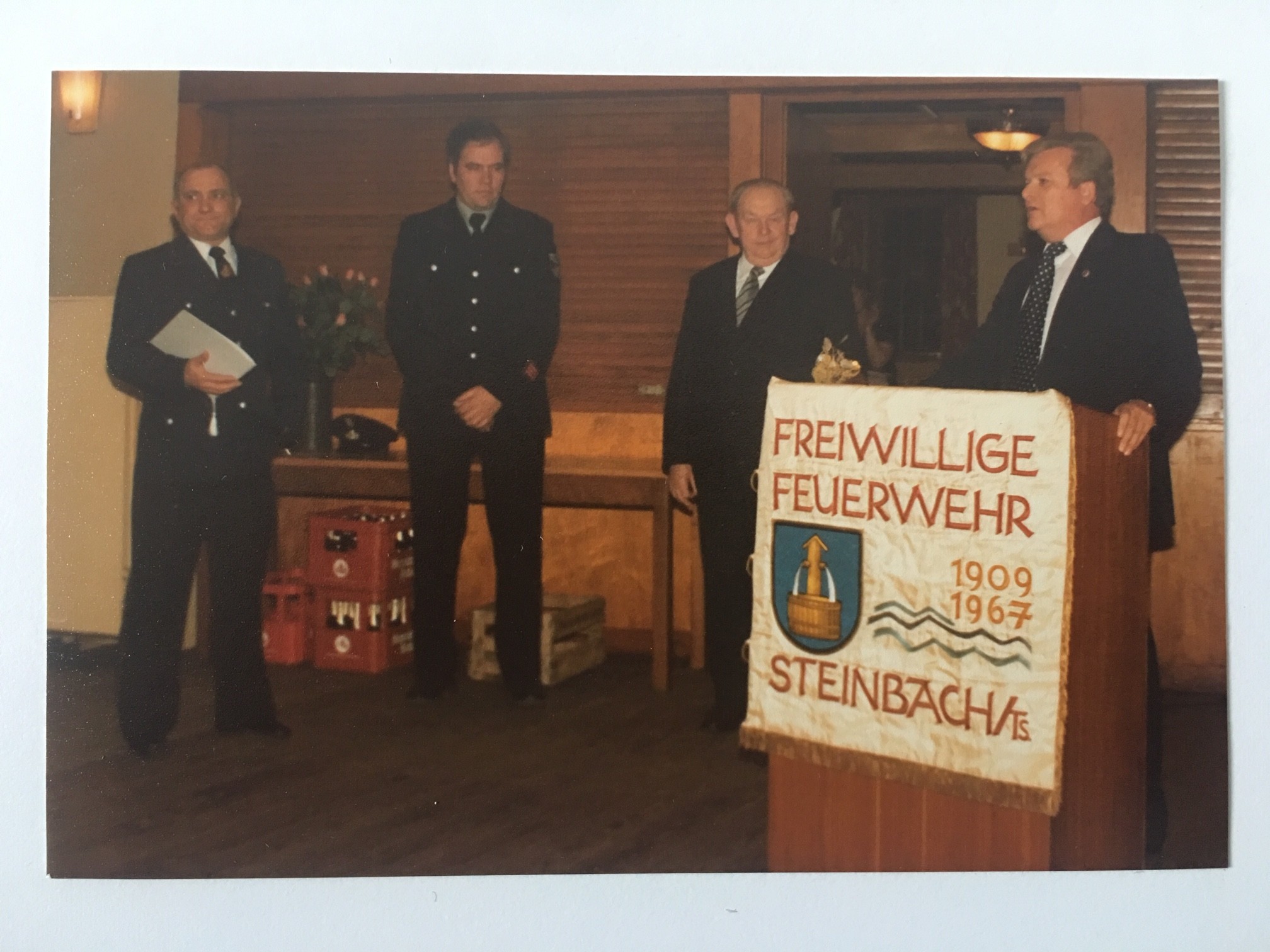 Ehrenabend der Freiwilligen Feuerwehr Steinbach, 1984 (Taunus-Rhein-Main - Regionalgeschichtliche Sammlung Dr. Stefan Naas CC BY-NC-SA)