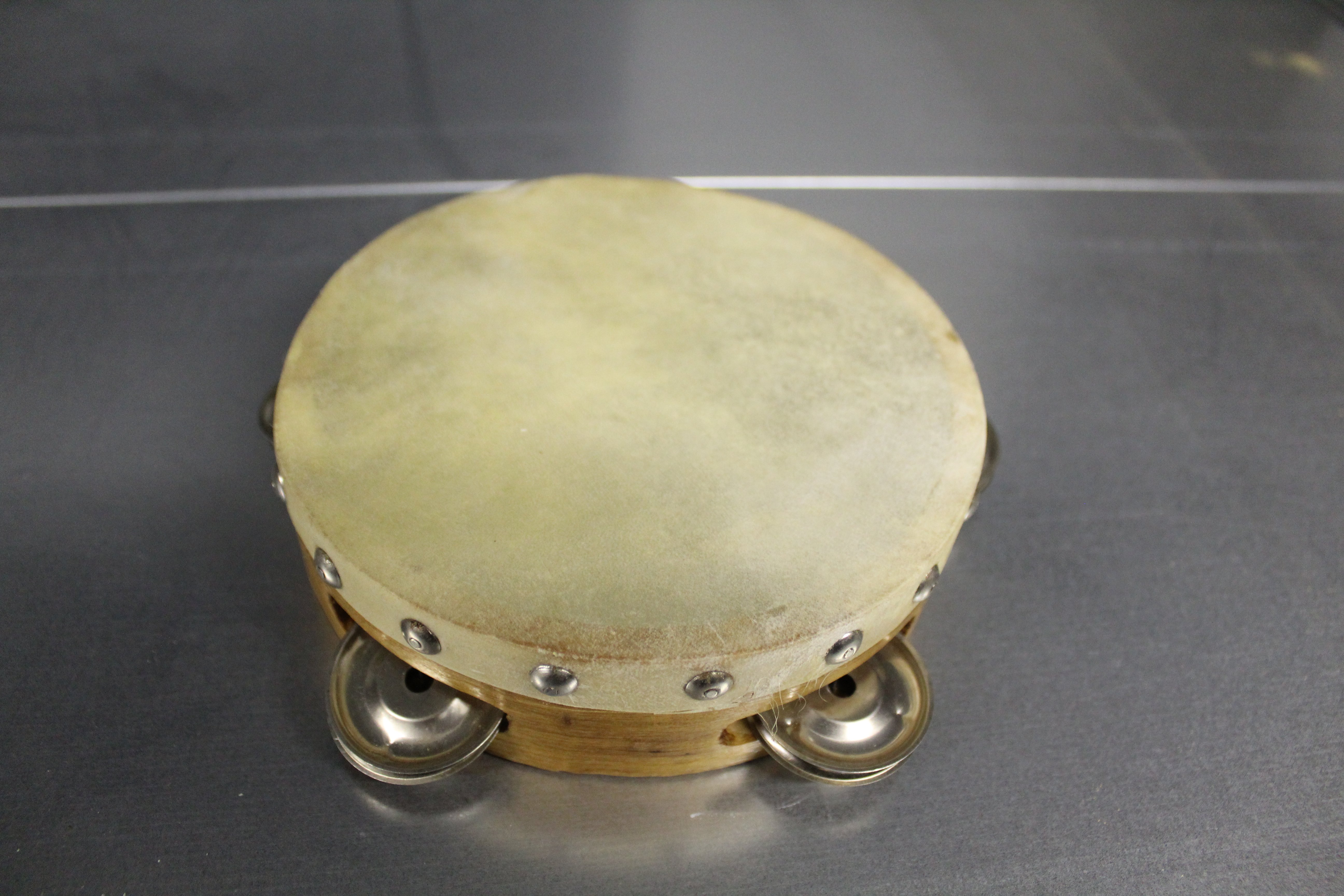 Tambourin (Dreieich-Museum CC BY-NC-SA)