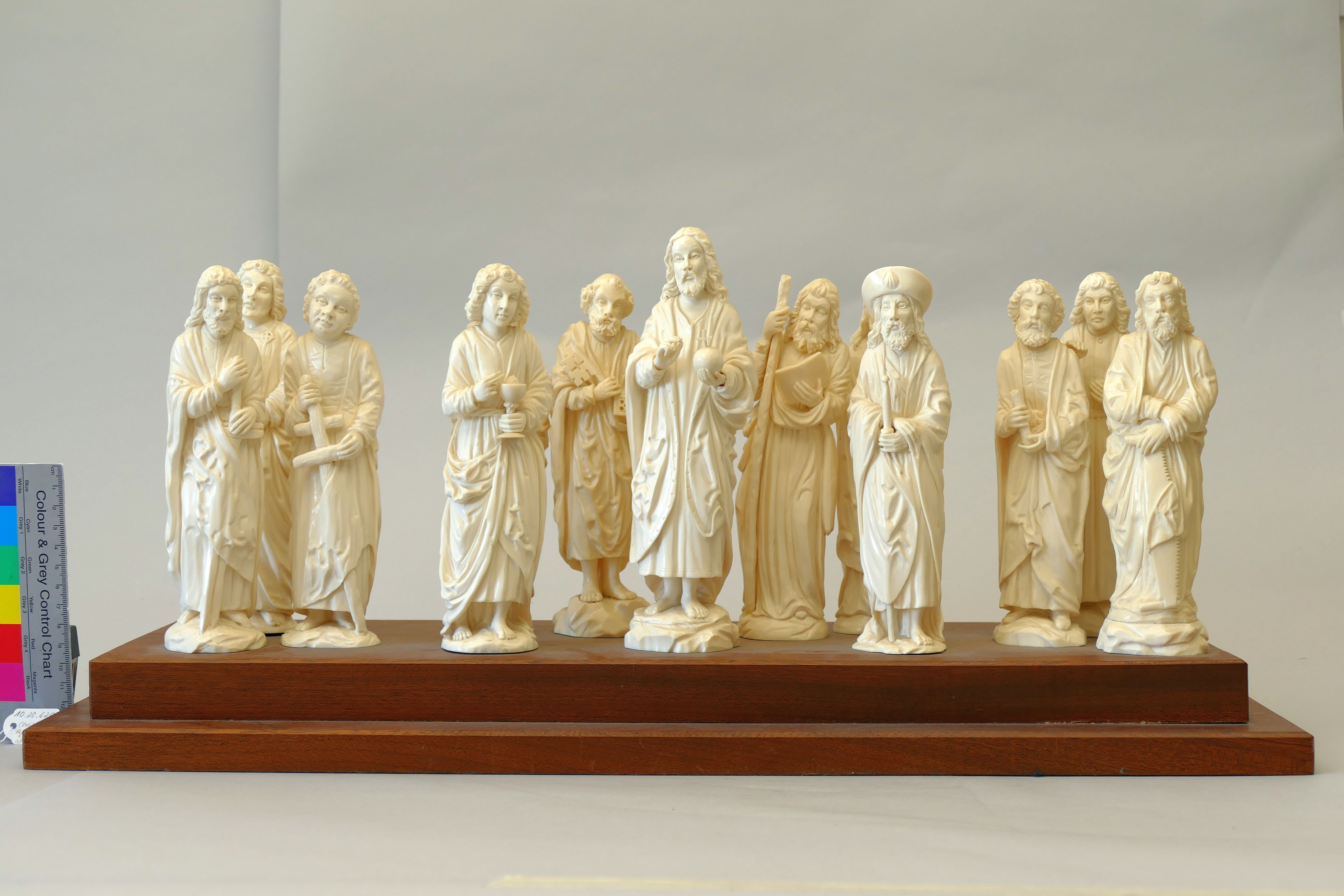 Figurengruppe/ 12-Boten-Altar (Elfenbeinmuseum Erbach CC BY-NC-SA)