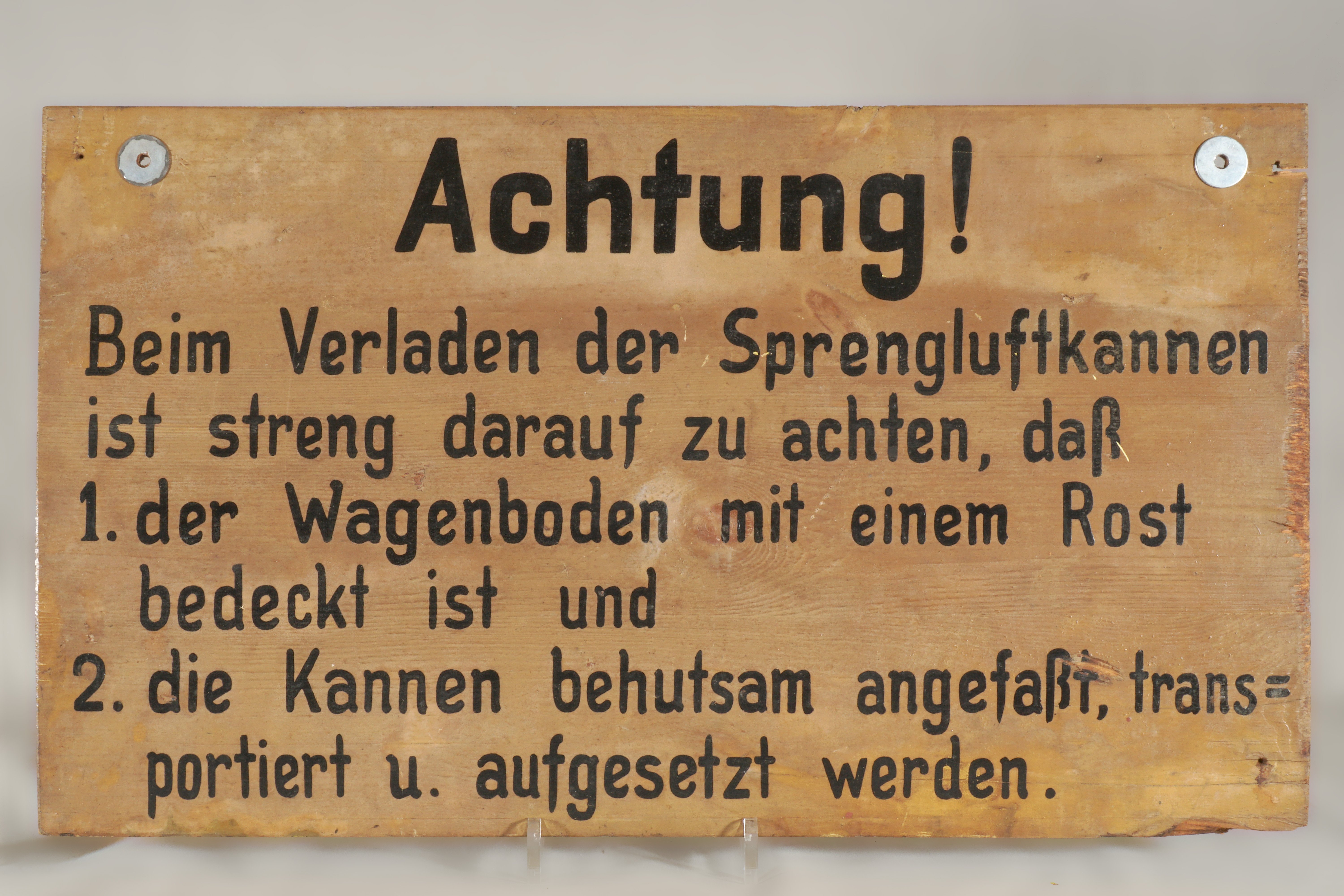 Hinweistafel zum Umgang mit 'Sprengluft' (Werra-Kalibergbau-Museum, Heringen/W. CC BY-NC-SA)