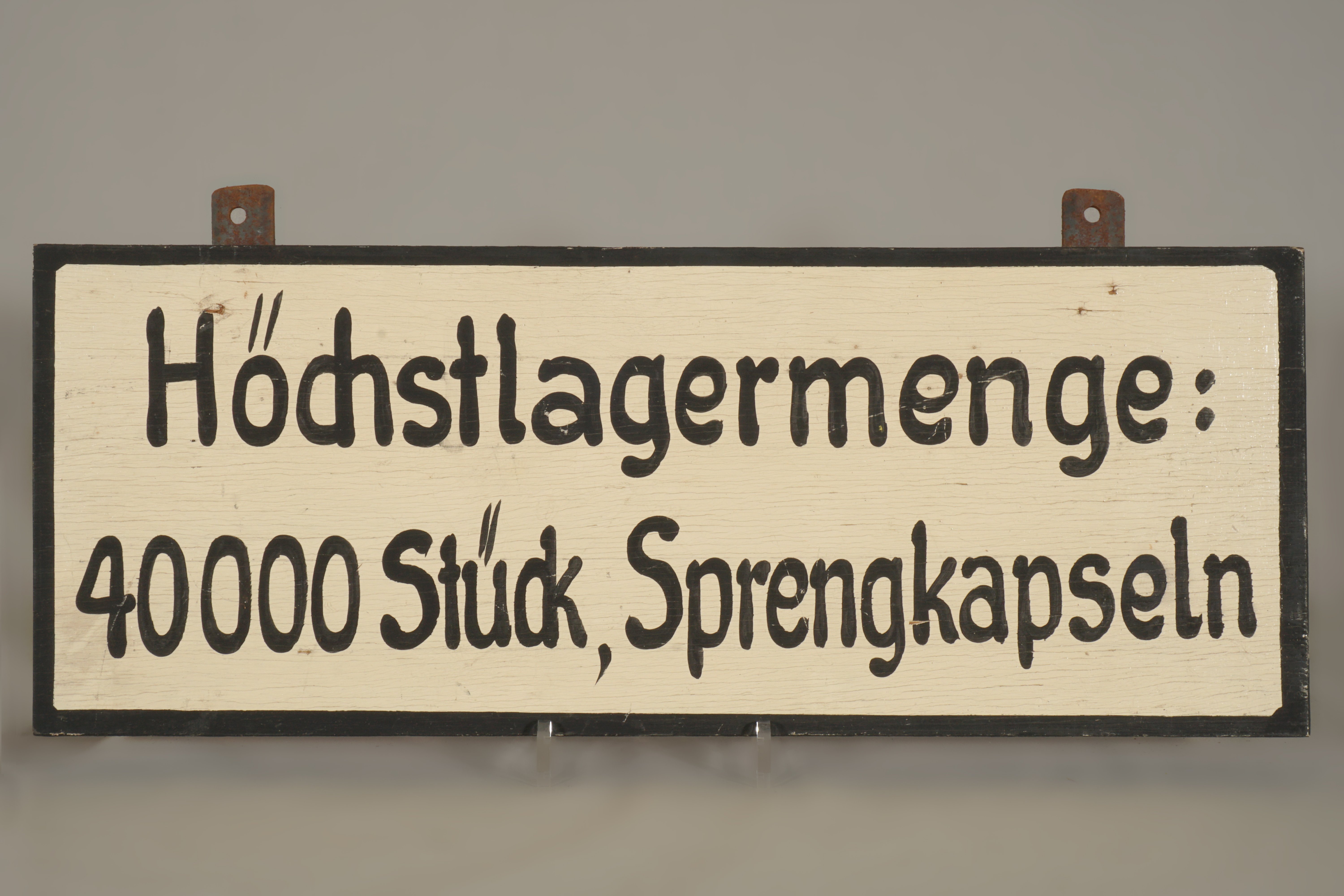 Hinweistafel 'Höchstlagermenge: 40000 Stück Sprengkapseln' (Werra-Kalibergbau-Museum, Heringen/W. CC BY-NC-SA)