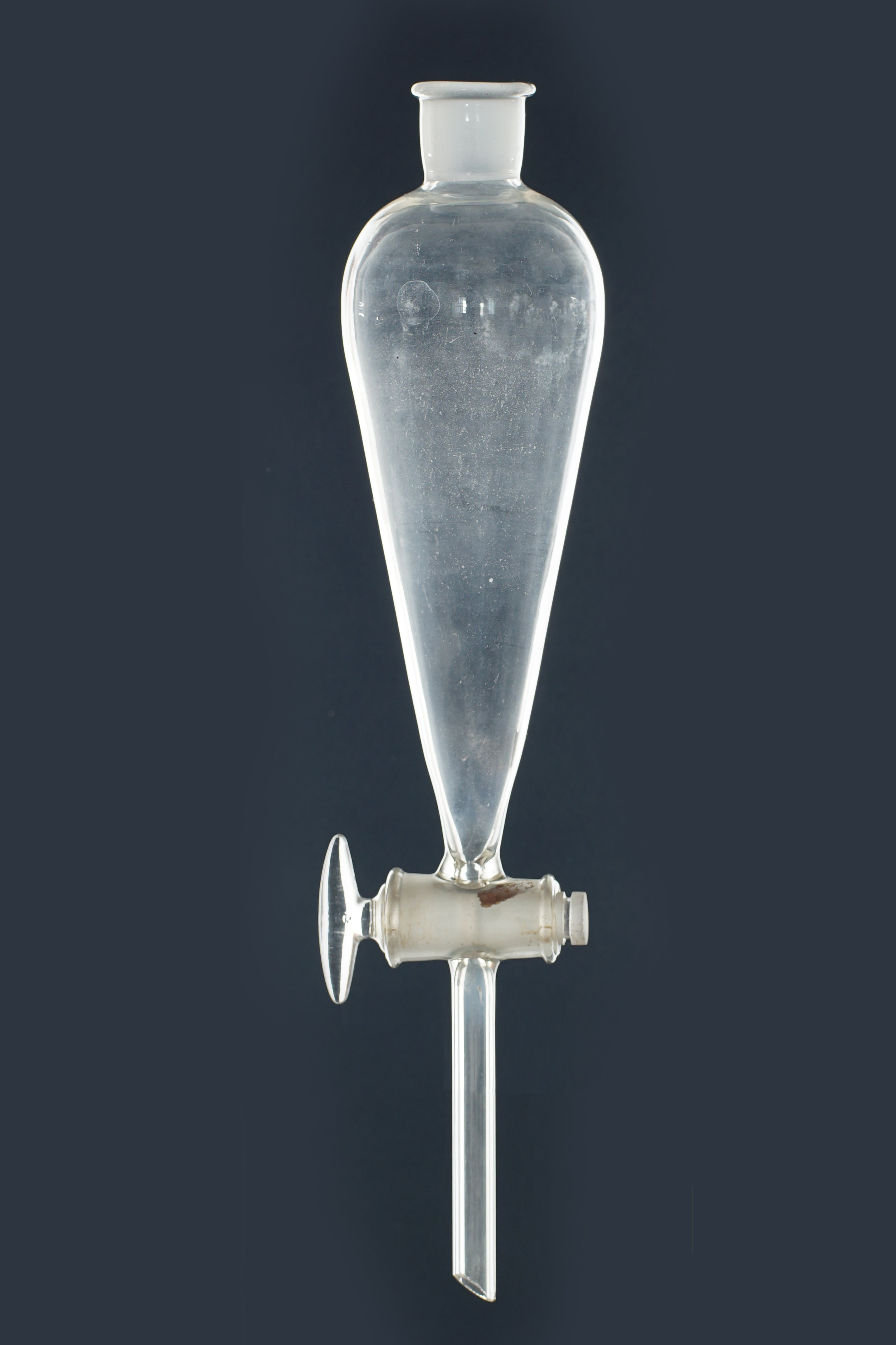 Scheidetrichter, birnenförmig mit Hahn (Werra-Kalibergbau-Museum, Heringen/W. CC BY-NC-SA)