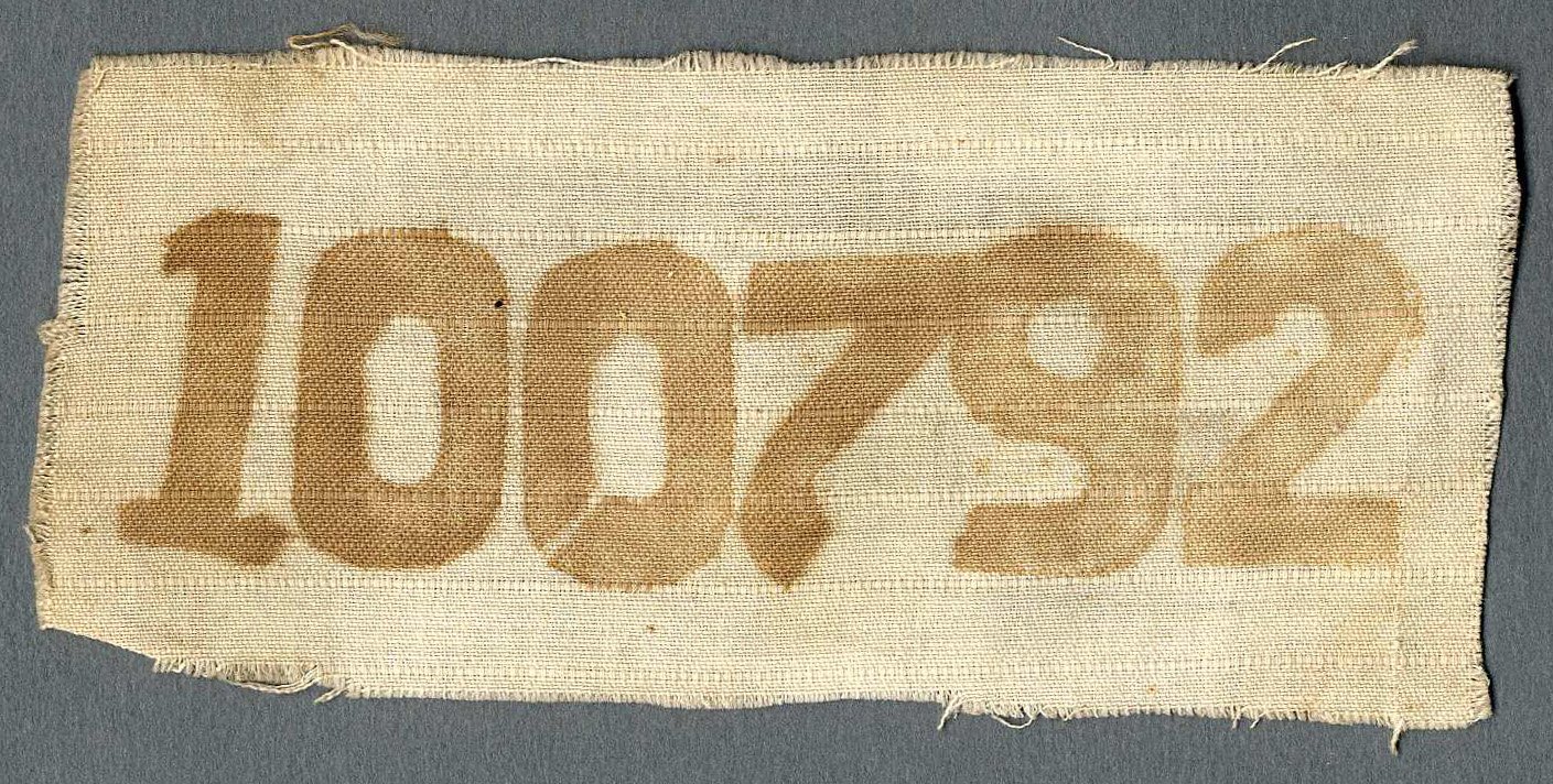 Aufnäher 'Häftlingsnummer' für KZ-Häftlinge (Werra-Kalibergbau-Museum, Heringen/W. CC BY-NC-SA)