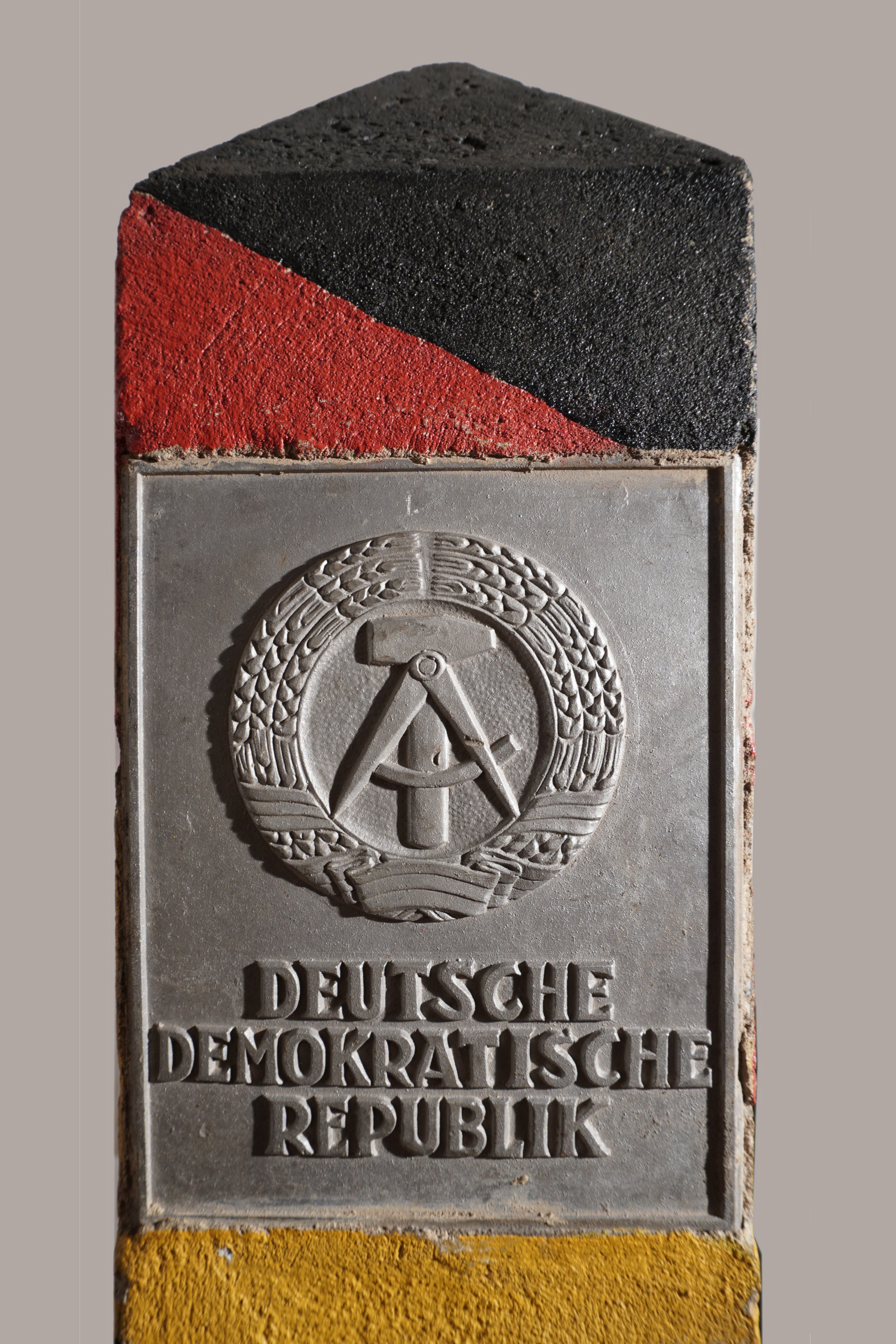 Grenzpfosten der innerdeutschen Grenze (DDR) (Werra-Kalibergbau-Museum, Heringen/W. CC BY-NC-SA)