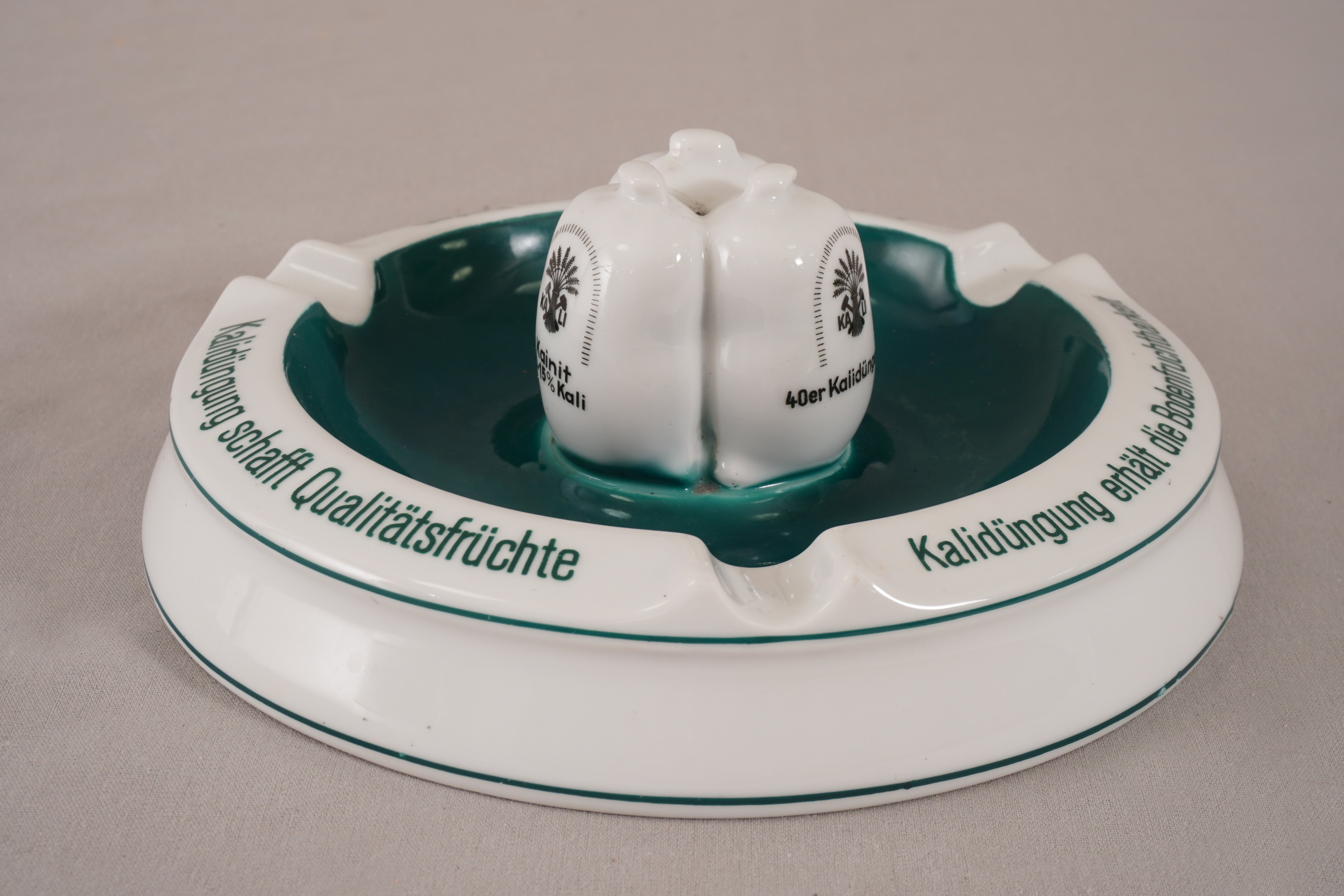 Werbe-Aschenbecher "Kalidünger" (Werra-Kalibergbau-Museum, Heringen/W. CC BY-NC-SA)