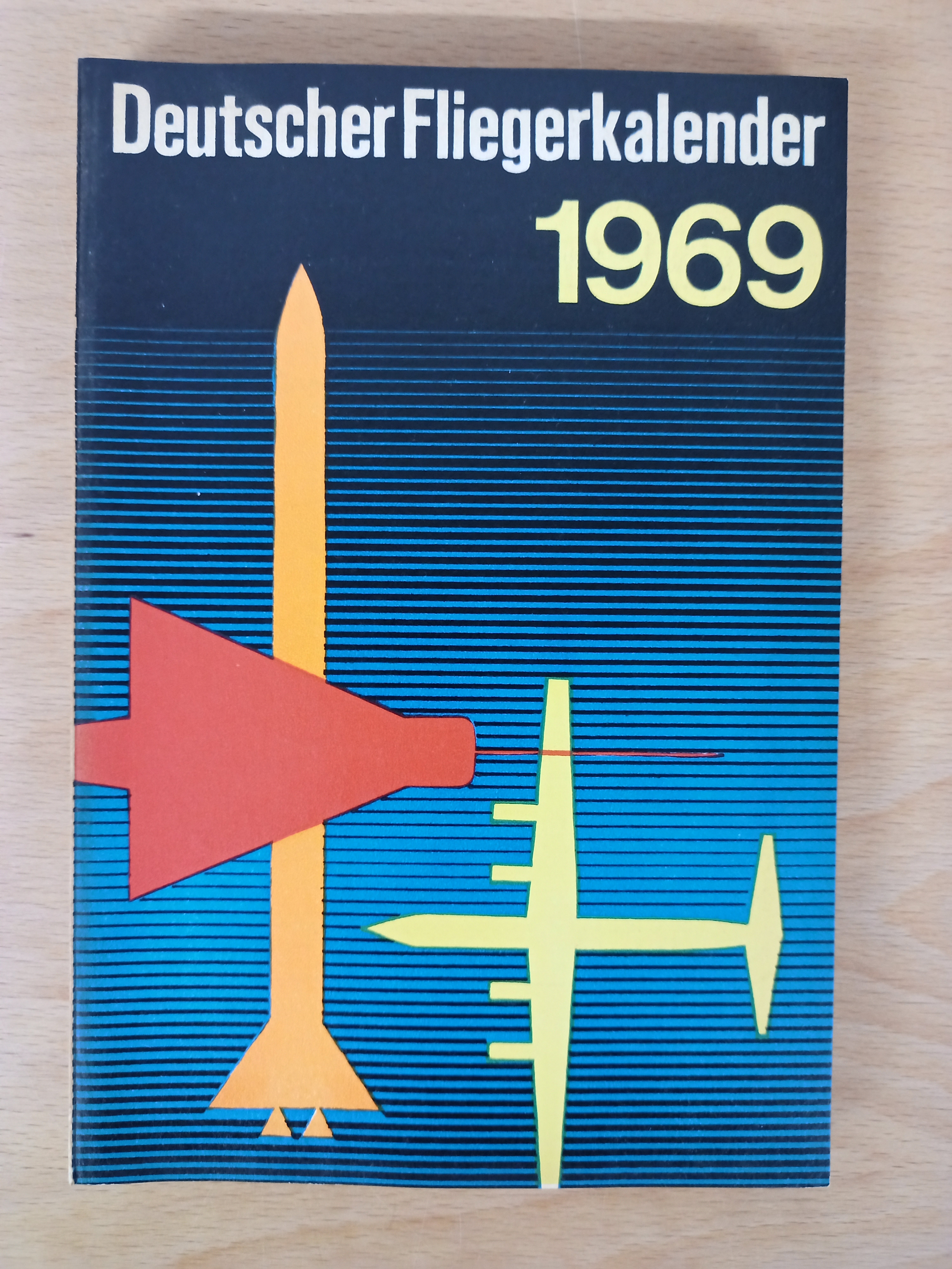 Deutscher Fliegerkalender (Deutsches Segelflugmuseum mit Modellflug CC BY-NC-SA)