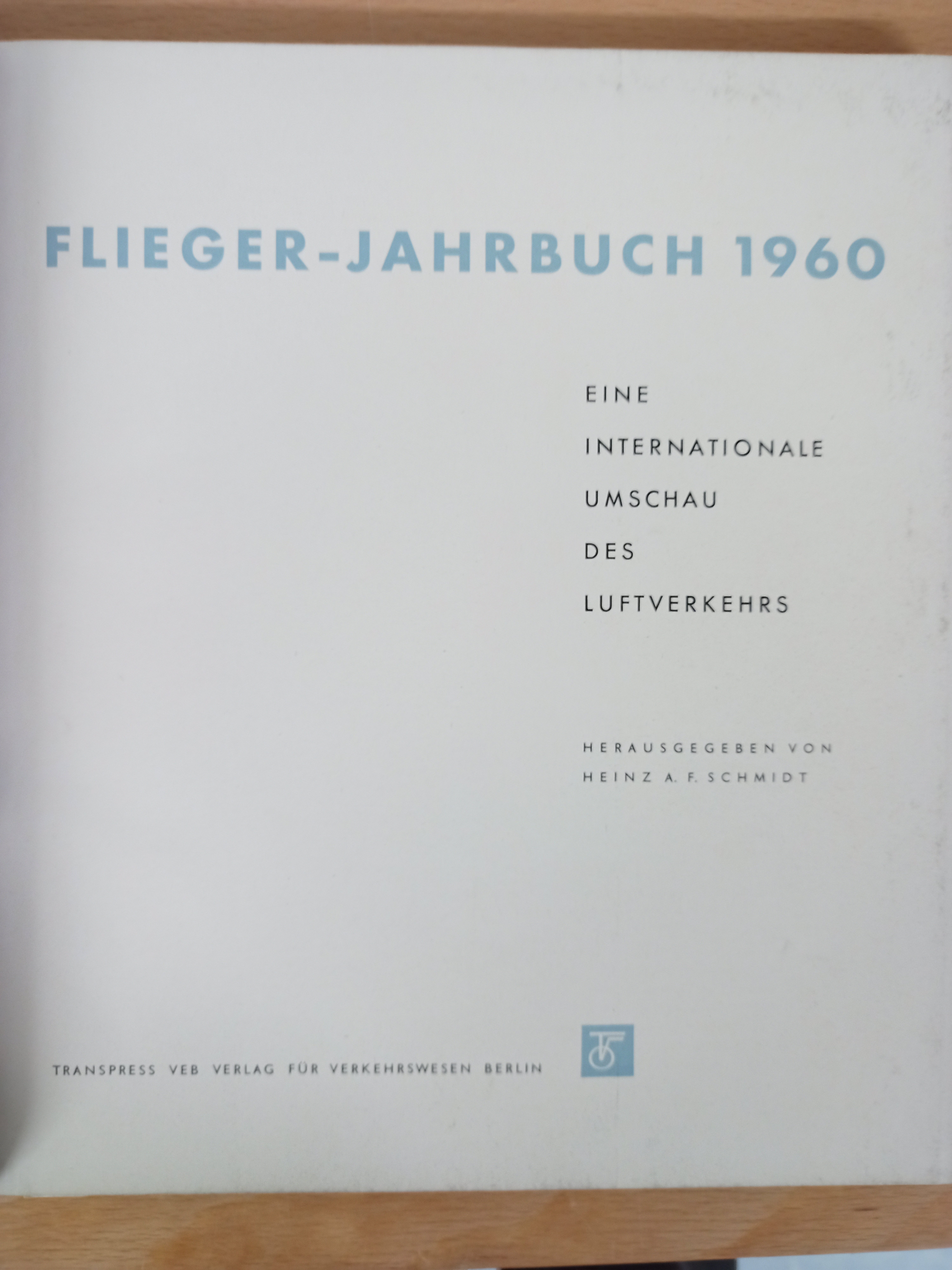 Flieger-Jahrbuch (DDR) (Deutsches Segelflugmuseum mit Modellflug CC BY-NC-SA)