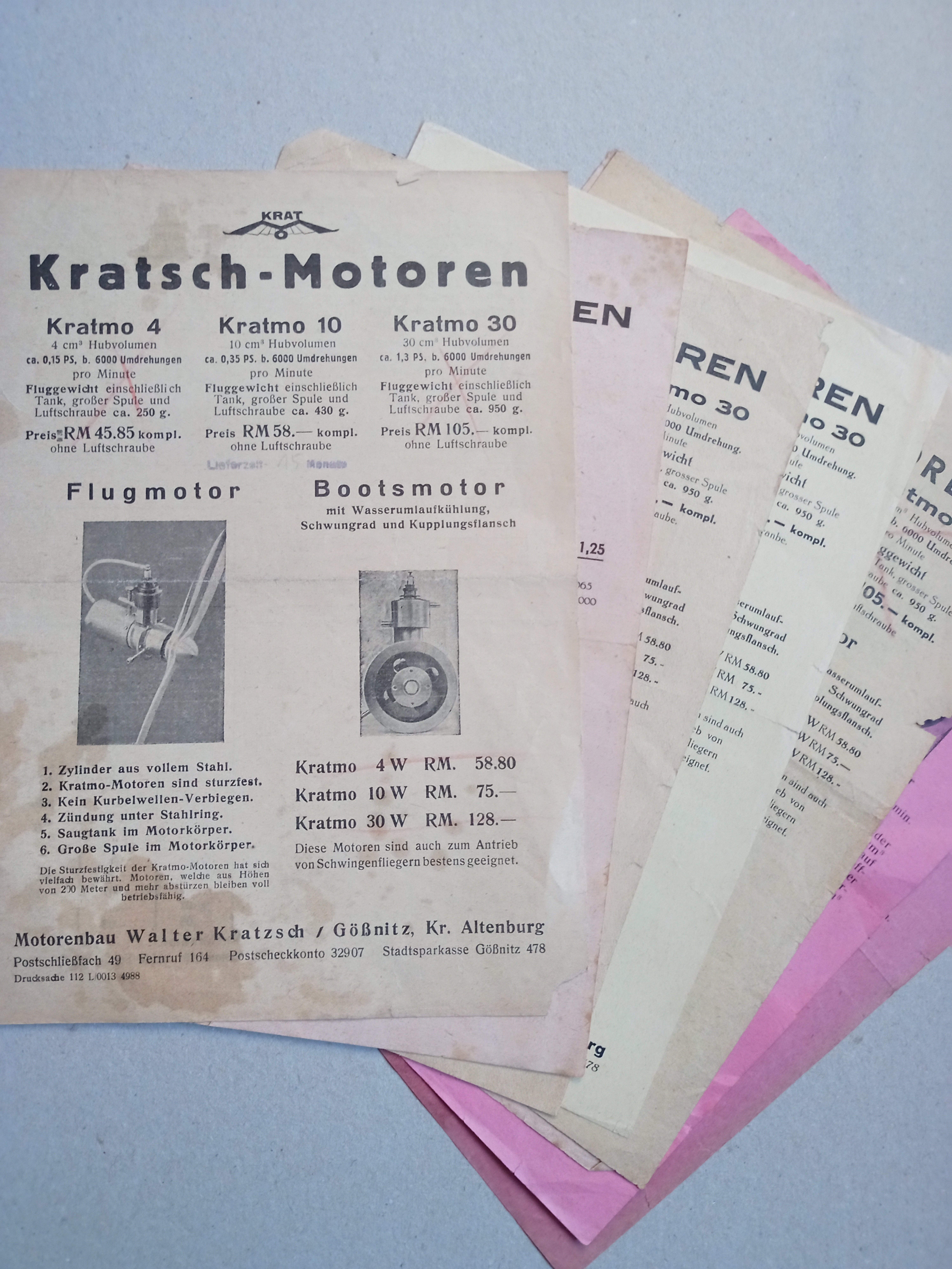 Diverse Flyer zu Kratmo (Deutsches Segelflugmuseum mit Modellflug CC BY-NC-SA)