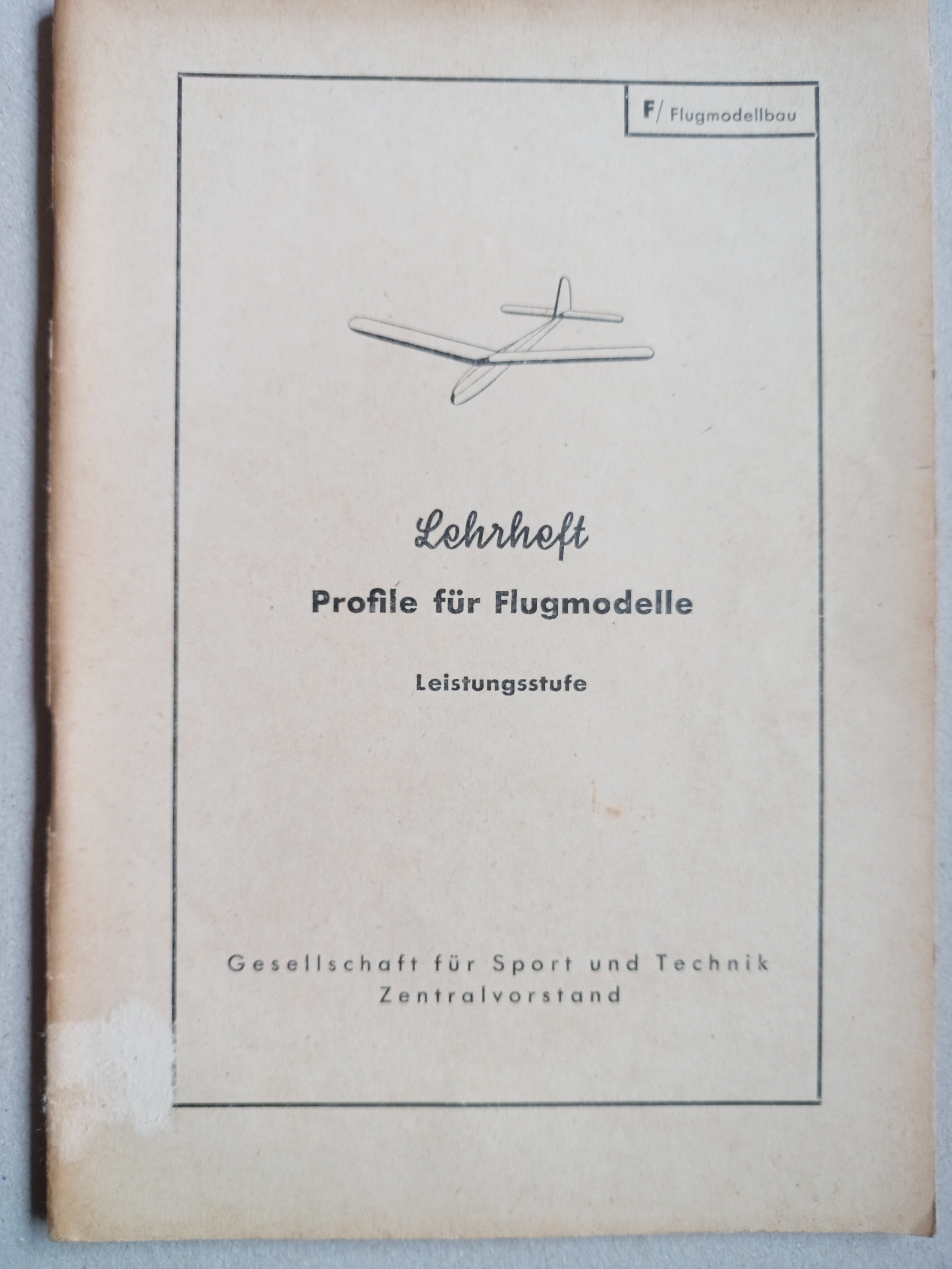 Lehrheft Profile für Flugmodelle (Deutsches Segelflugmuseum mit Modellflug CC BY-NC-SA)