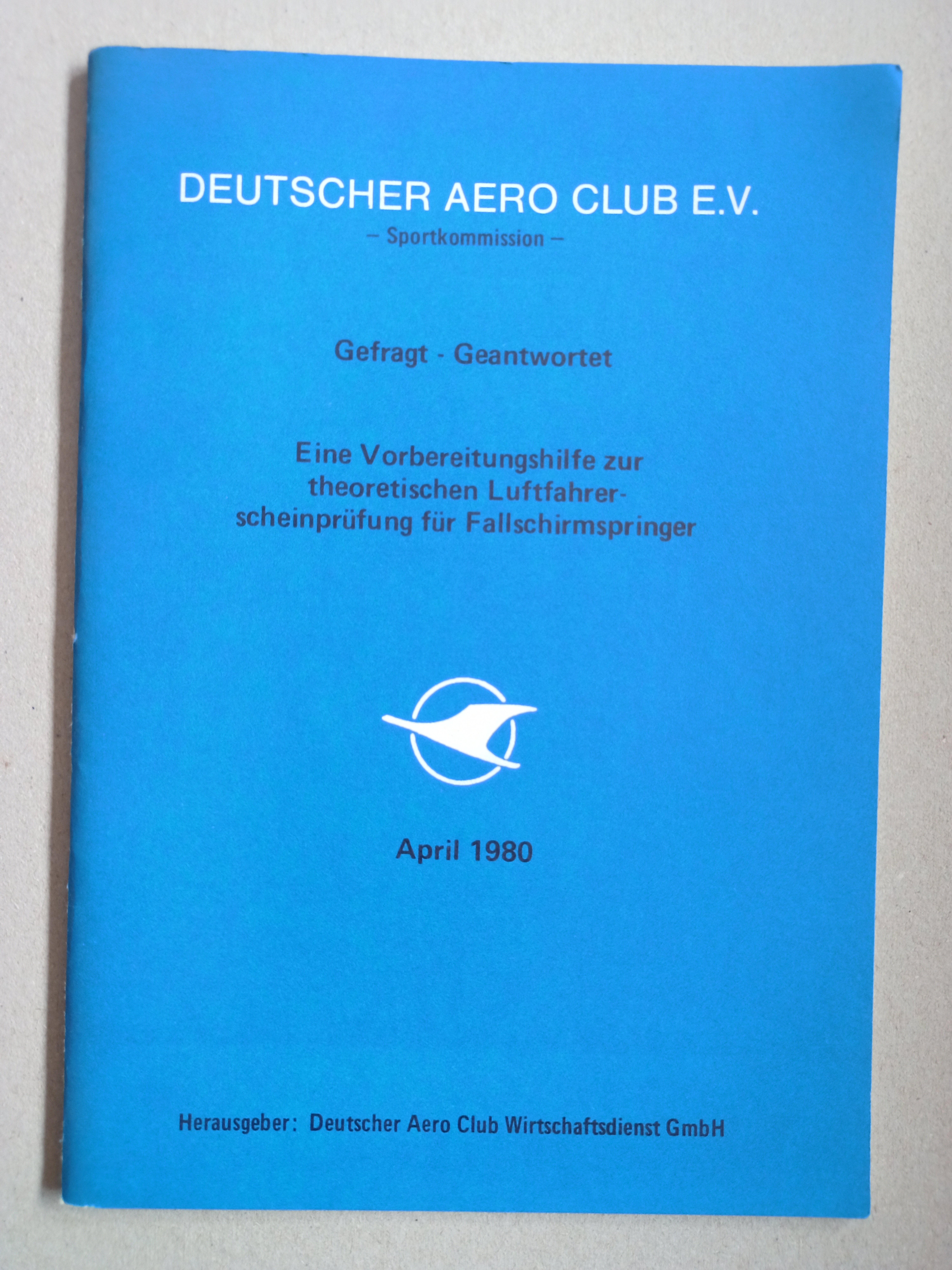 DAeC Vorbereitungshilfe zur theoretischen Prüfung für Fallschirmspringer (Deutsches Segelflugmuseum mit Modellflug CC BY-NC-SA)
