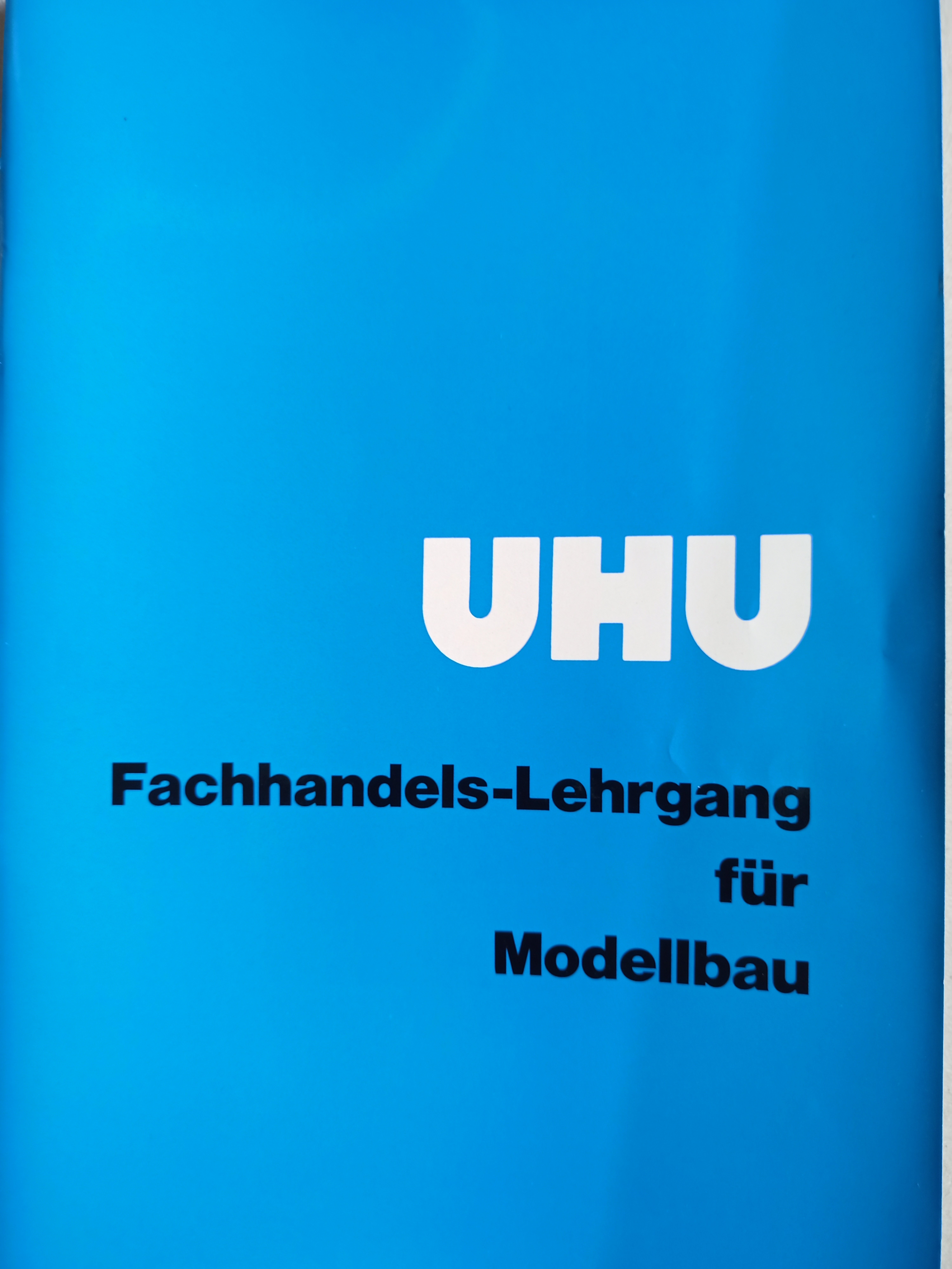 UHU Fachhandelslehrgang (Deutsches Segelflugmuseum mit Modellflug CC BY-NC-SA)