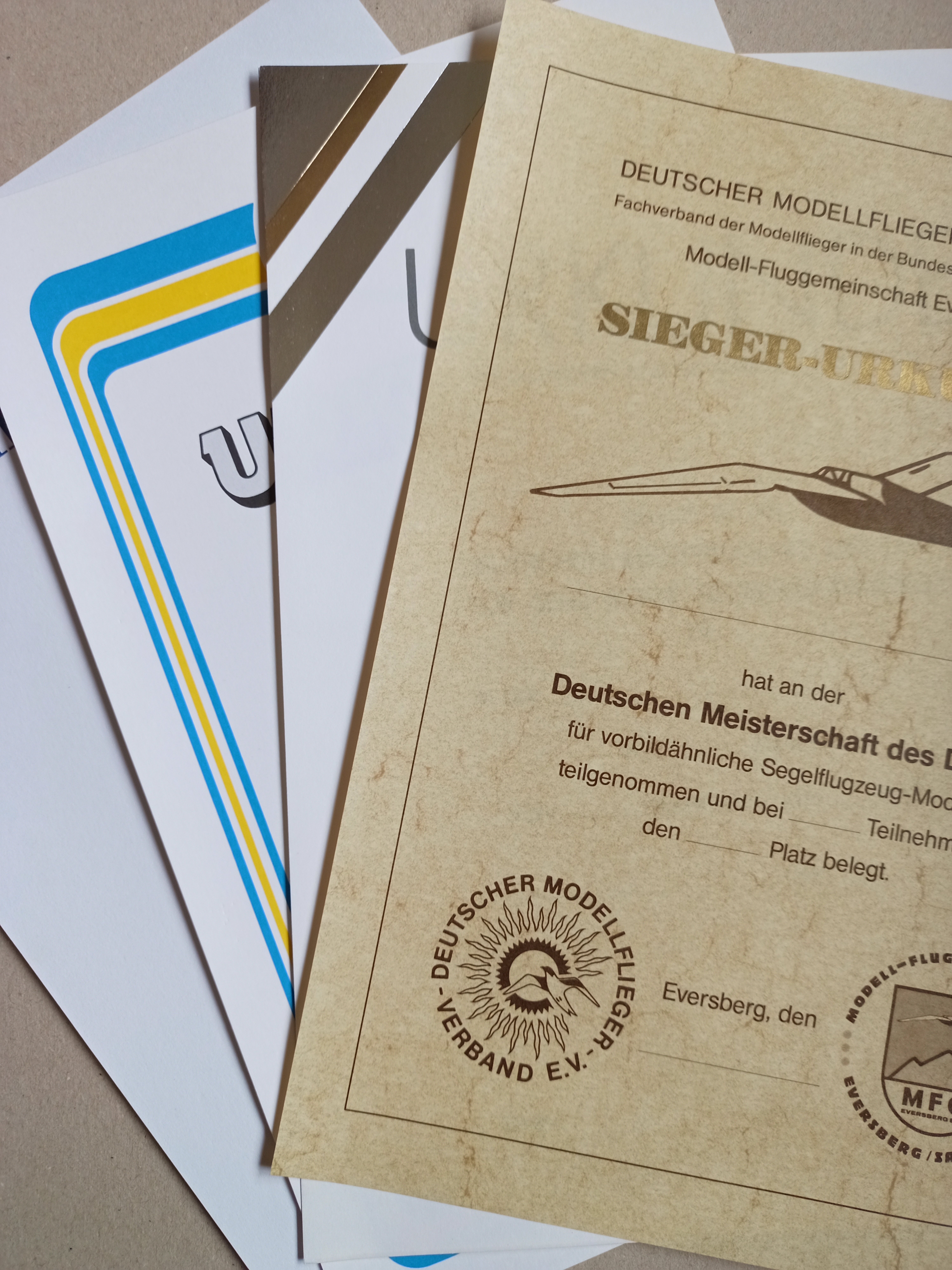DMFV verschiedene Urkunden (Deutsches Segelflugmuseum mit Modellflug CC BY-NC-SA)