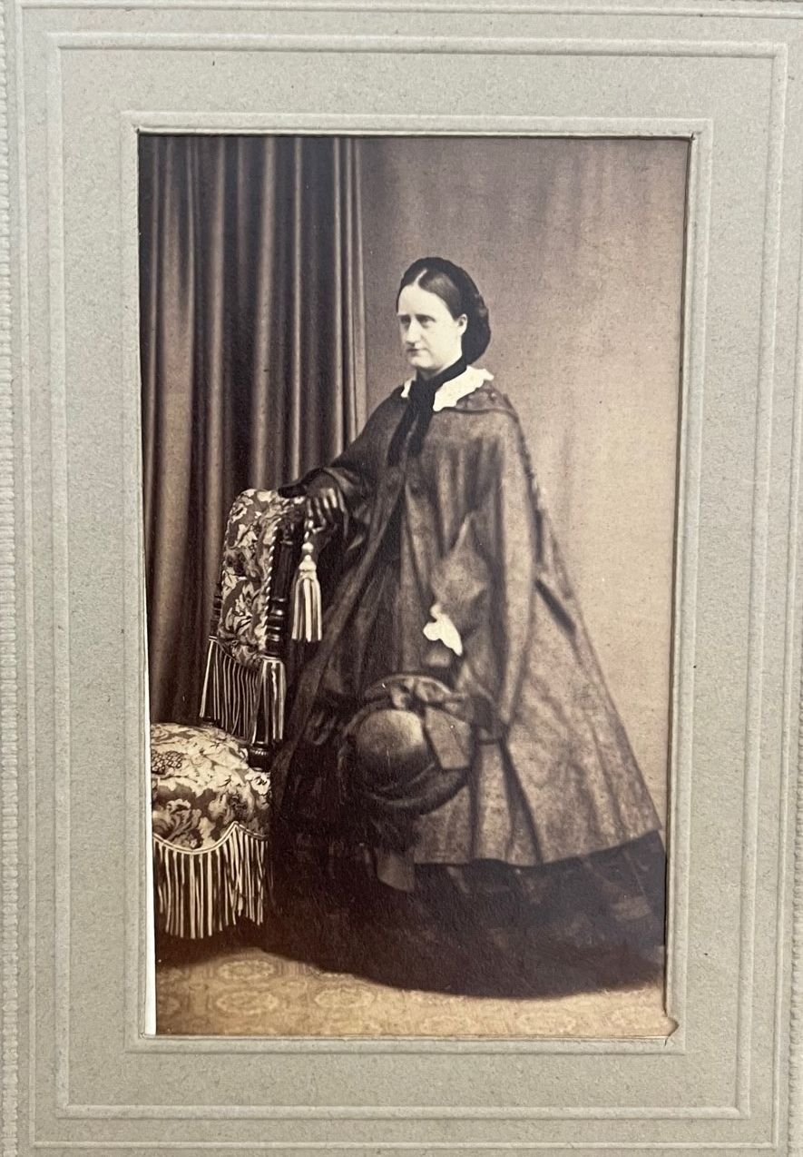 Fotografie, Jacob Seib, Thekla Gräfin zu Solms-Rödelheim, geborene Gräfin zu Solms-Laubach, ca. 1865. (Taunus-Rhein-Main - Regionalgeschichtliche Sammlung Dr. Stefan Naas CC BY-NC-SA)