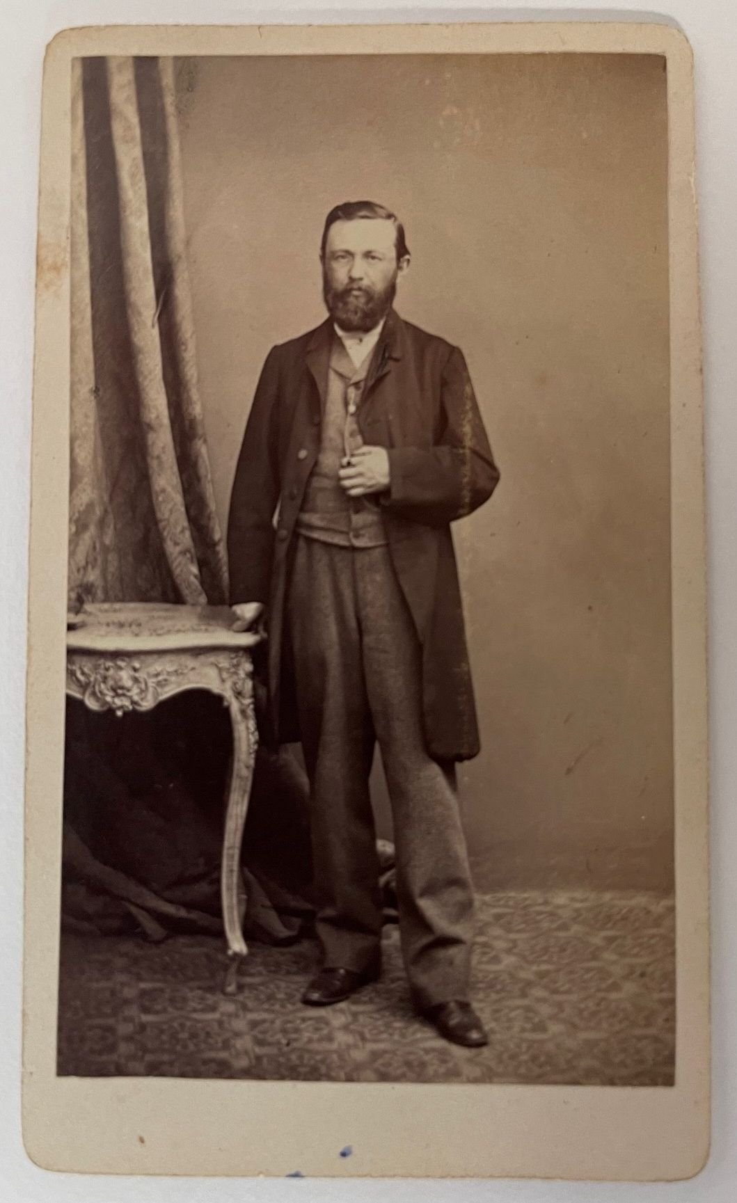 Fotografie, Jacob Seib, Frankfurt, Philipp Reis, ca. 1866. (Taunus-Rhein-Main - Regionalgeschichtliche Sammlung Dr. Stefan Naas CC BY-NC-SA)