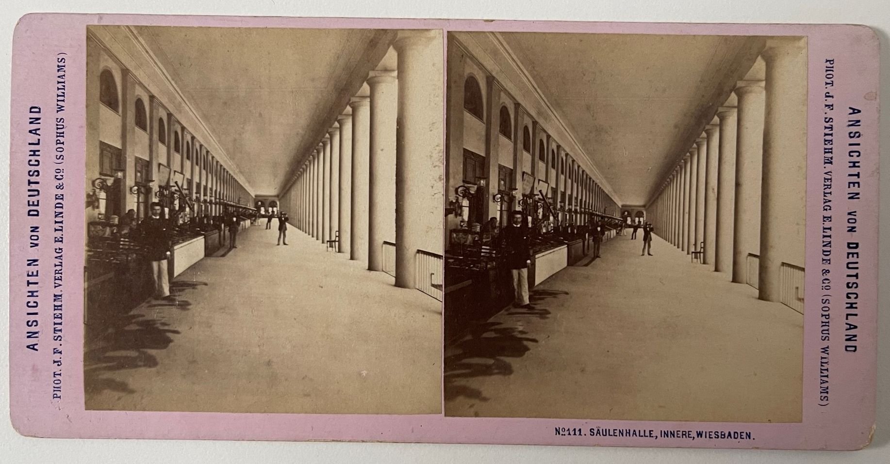 Stereobild, J. F. Stiehm, Wiesbaden, No. 111 Säulenhalle, Innere, Wiesbaden, ca. 1880. (Taunus-Rhein-Main - Regionalgeschichtliche Sammlung Dr. Stefan Naas CC BY-NC-SA)