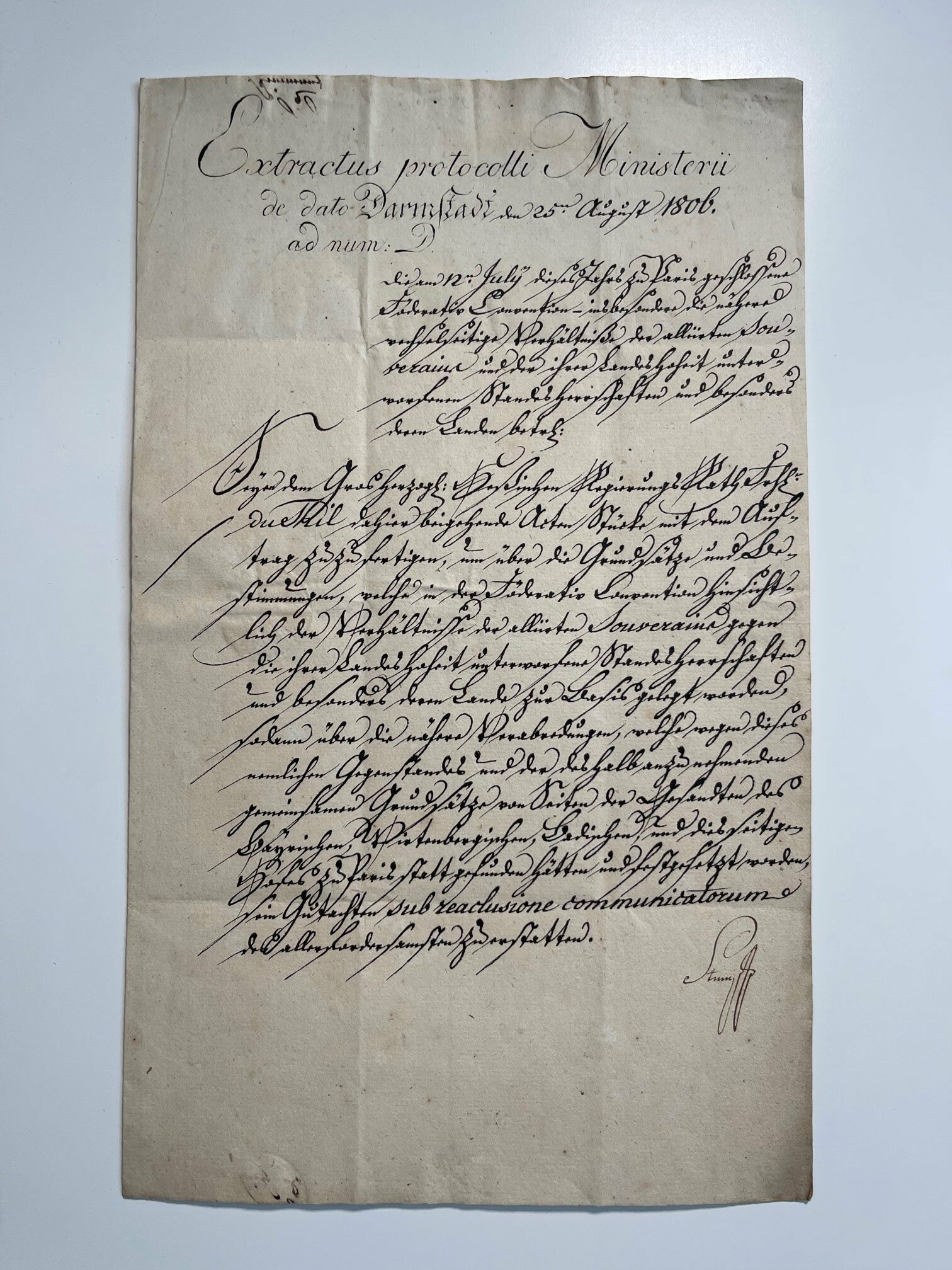 Urkunde, Beauftragung des Regierungsrates Karl du Thil mit einem Gutachten nach der Rheinbundakte vom 12. Juli 1806, 25. August 1806 (Taunus-Rhein-Main - Regionalgeschichtliche Sammlung Dr. Stefan Naas CC BY-NC-SA)