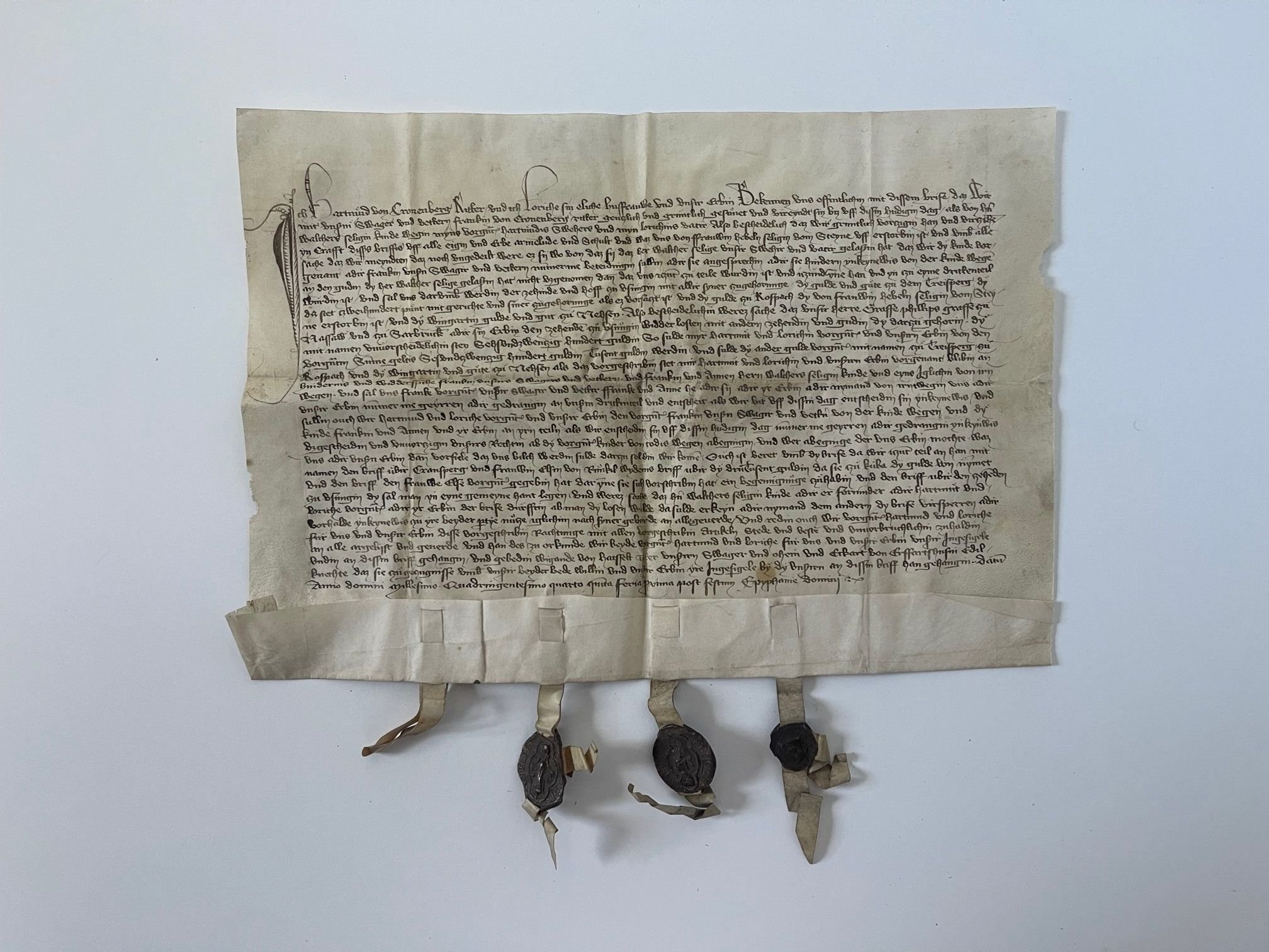 Urkunde, Entscheid zwischen den Rittern Hartmut und Frank von Kronberg, 10. Januar 1404. (Taunus-Rhein-Main - Regionalgeschichtliche Sammlung Dr. Stefan Naas CC BY-NC-SA)