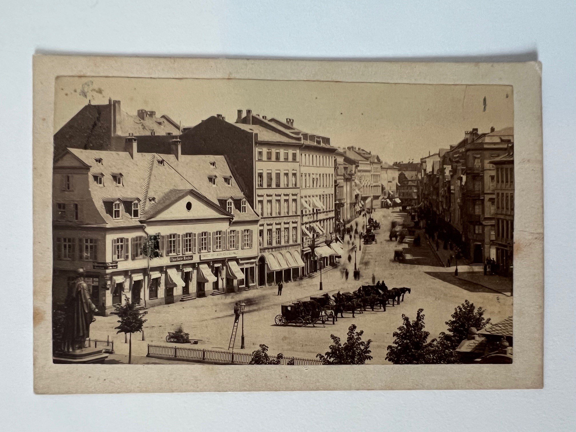 CdV, Unbekannter Fotograf, Frankfurt, Zeil, ca. 1865. (Taunus-Rhein-Main - Regionalgeschichtliche Sammlung Dr. Stefan Naas CC BY-NC-SA)