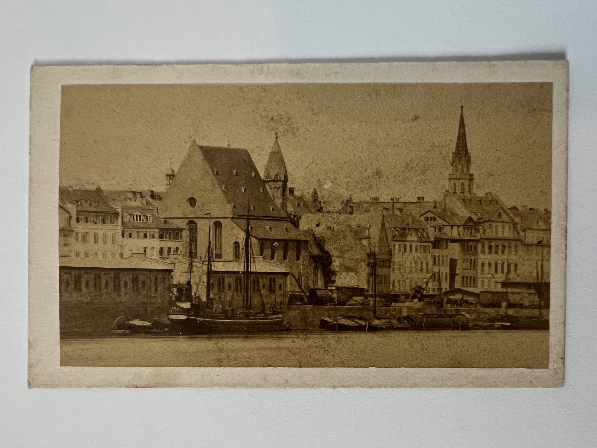 CdV, Unbekannter Fotograf, Frankfurt, St. Leonhard, ca. 1868. (Taunus-Rhein-Main - Regionalgeschichtliche Sammlung Dr. Stefan Naas CC BY-NC-SA)