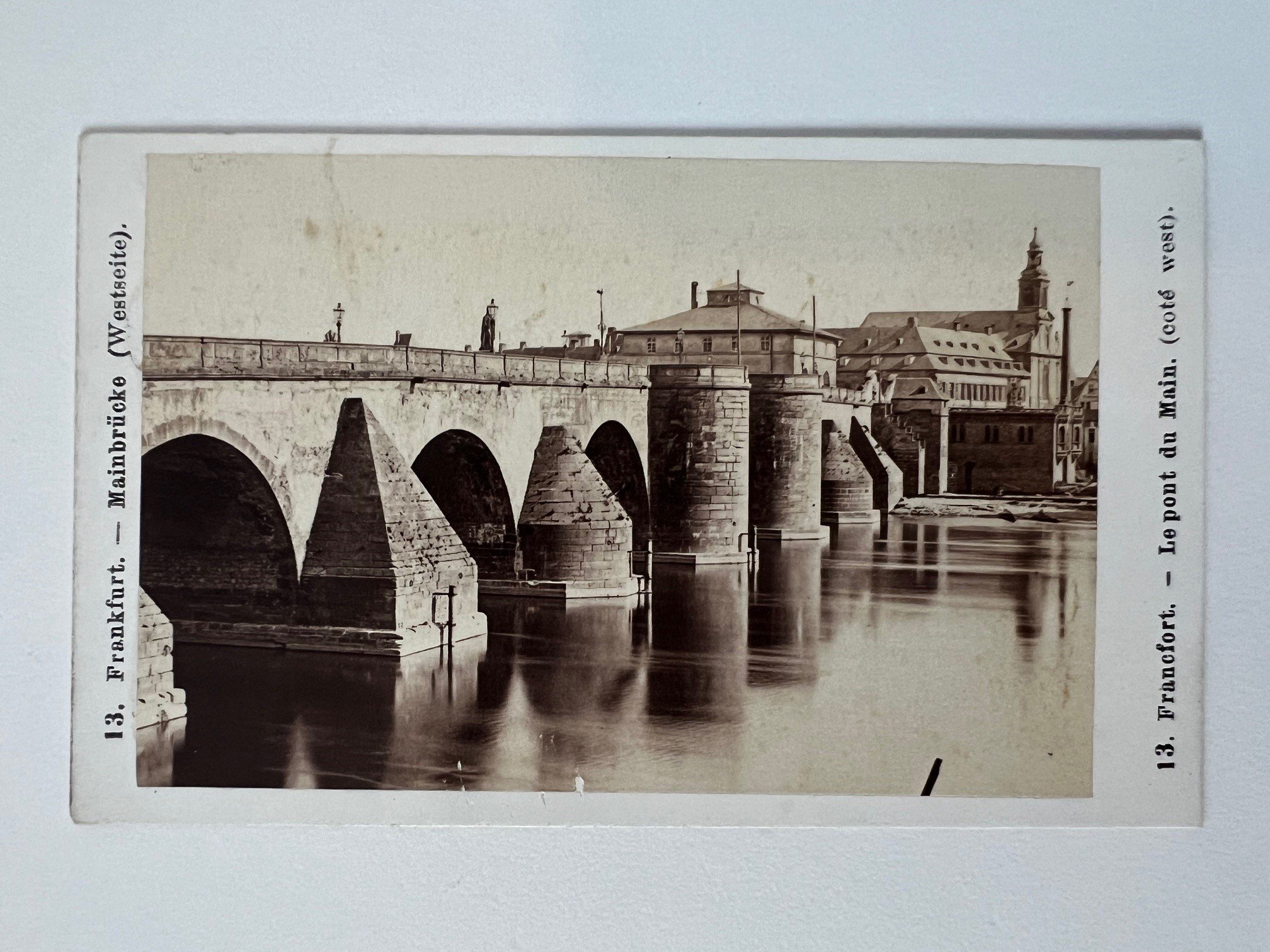 CdV, Frantisek Fridrich, Frankfurt, Nr. 13, Mainbrücke, ca. 1875. (Taunus-Rhein-Main - Regionalgeschichtliche Sammlung Dr. Stefan Naas CC BY-NC-SA)